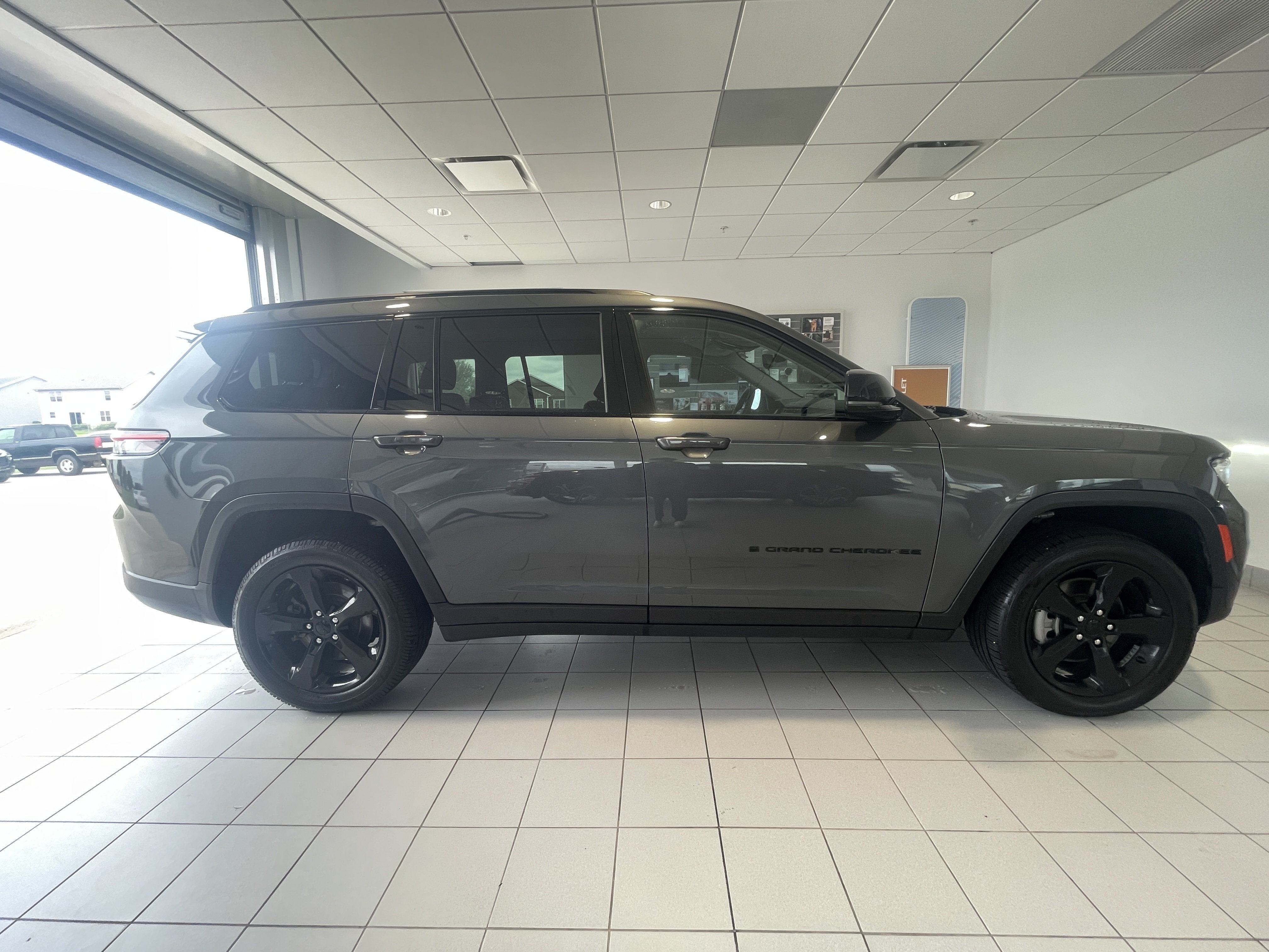 2023 Jeep Grand Cherokee L Limited 4x4