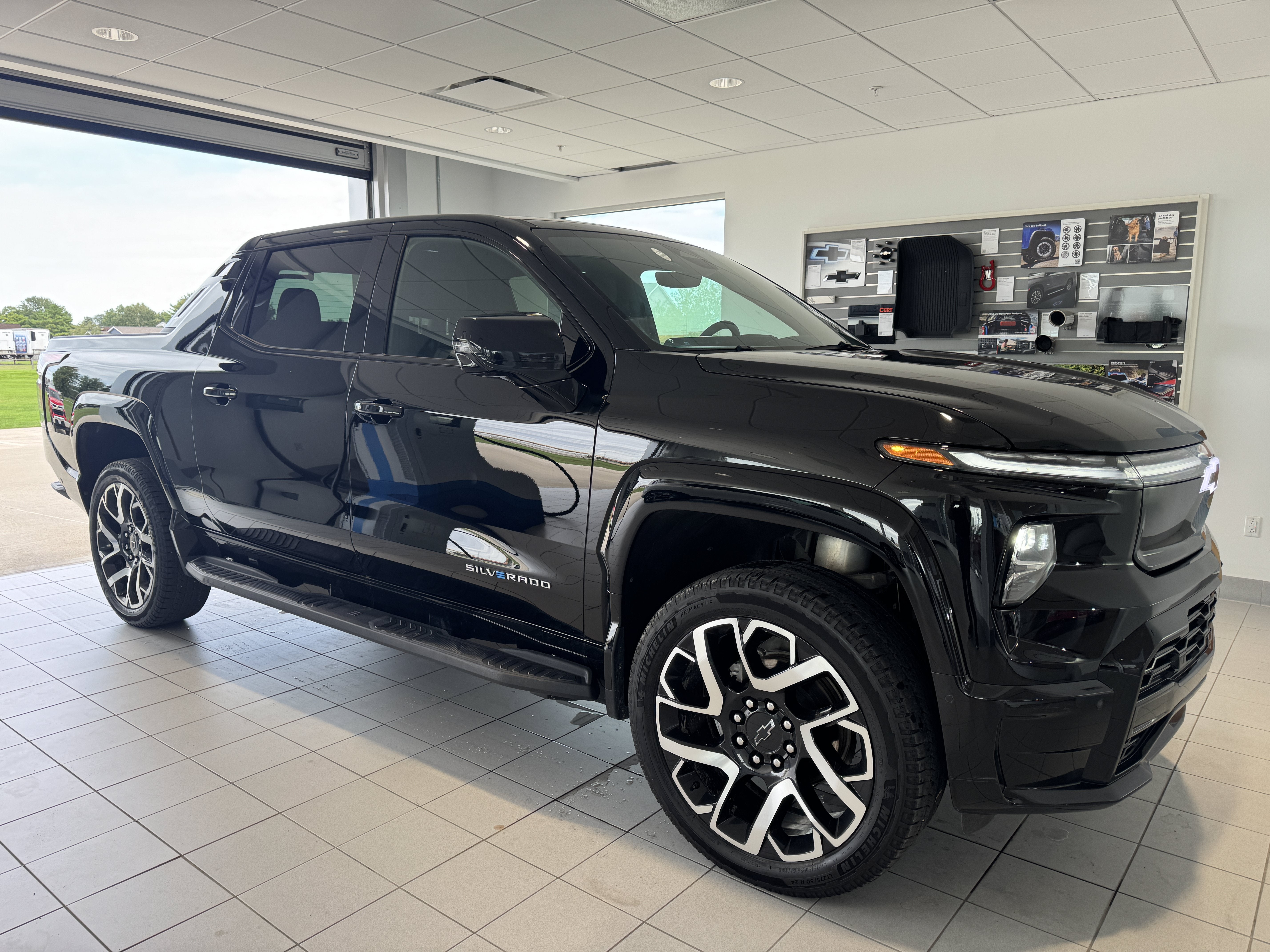 2024 Chevrolet Silverado EV RST