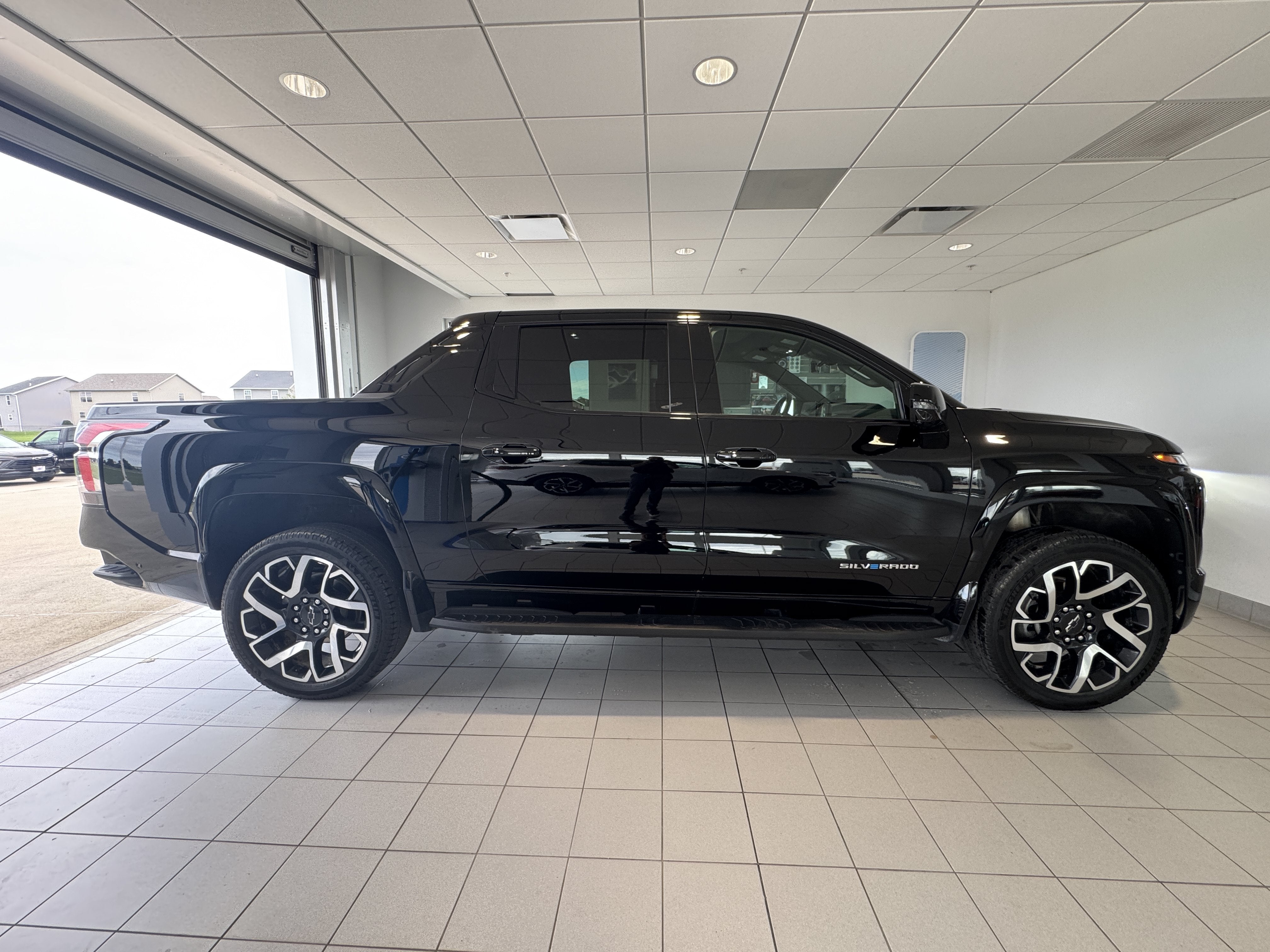 2024 Chevrolet Silverado EV RST