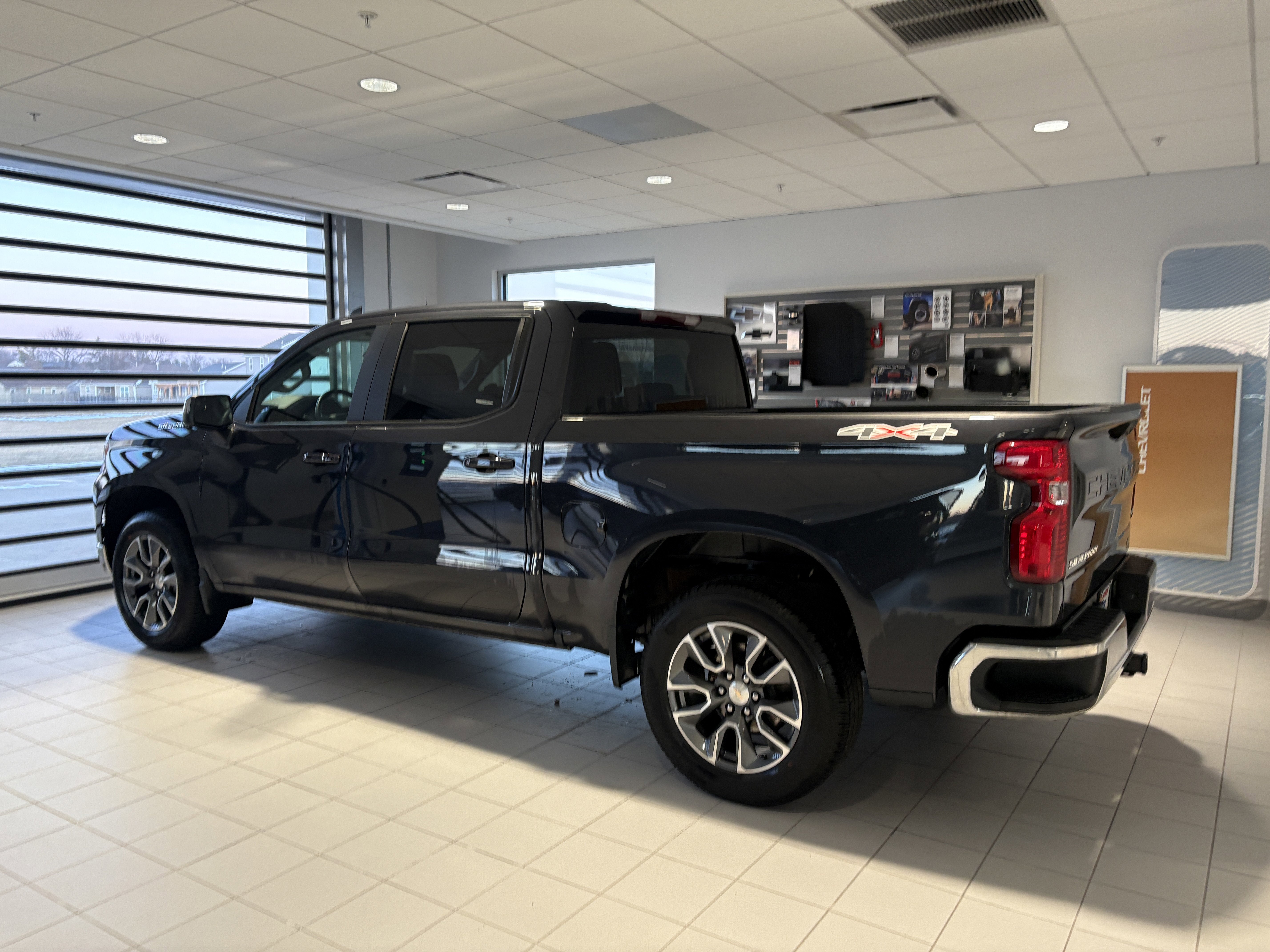 2024 Chevrolet Silverado 1500 LT (2FL)