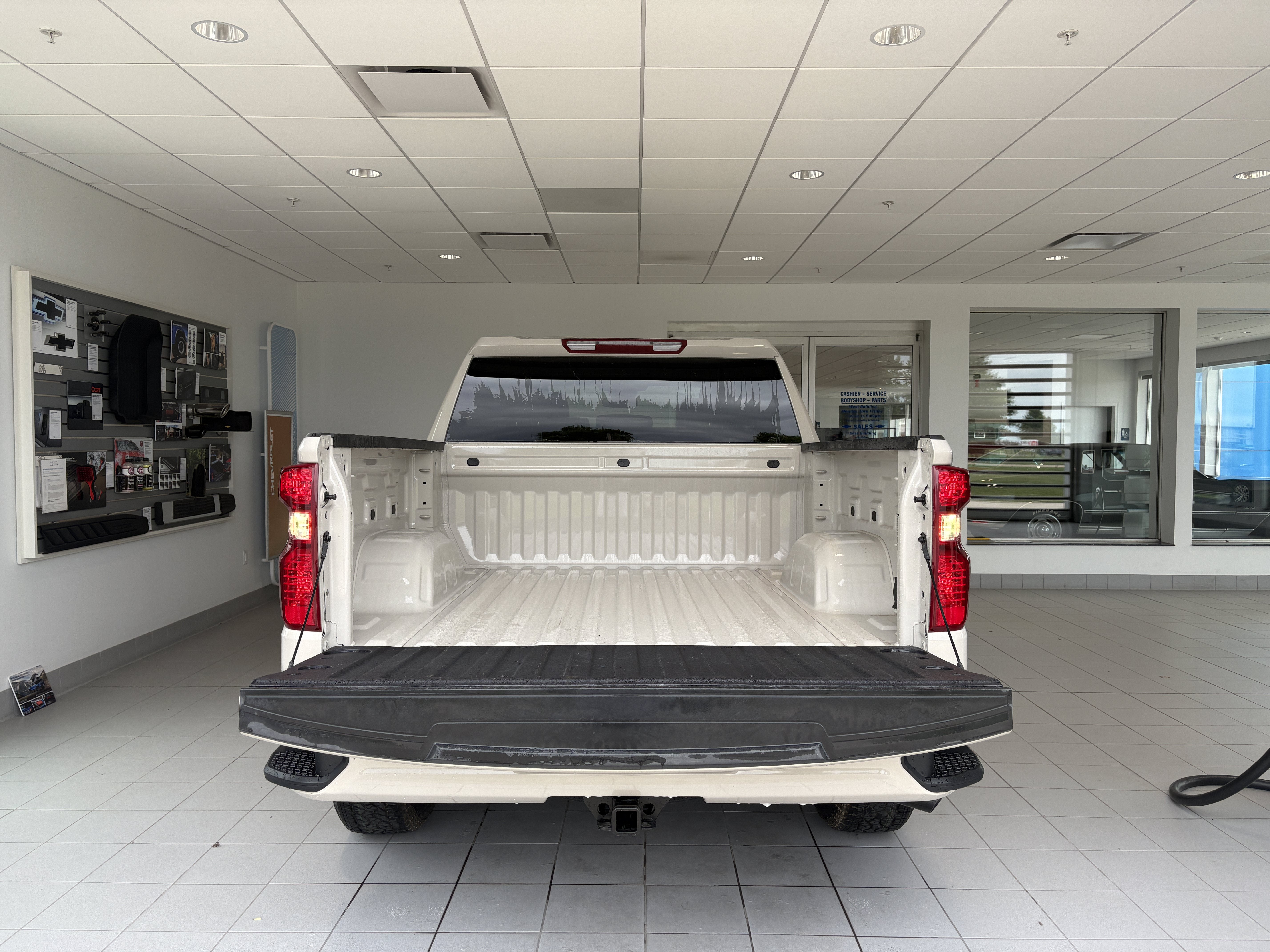 2026 Chevrolet Silverado 1500 Custom - Photo 9