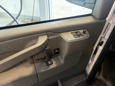 2025 Chevrolet Express Cargo 3500 WT