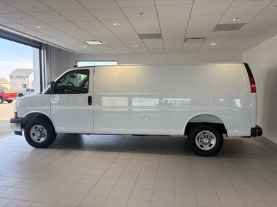 2025 Chevrolet Express Cargo 3500 WT