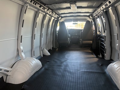 2025 Chevrolet Express Cargo 3500 WT
