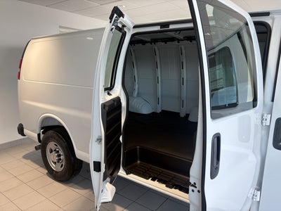 2025 Chevrolet Express Cargo 3500 WT