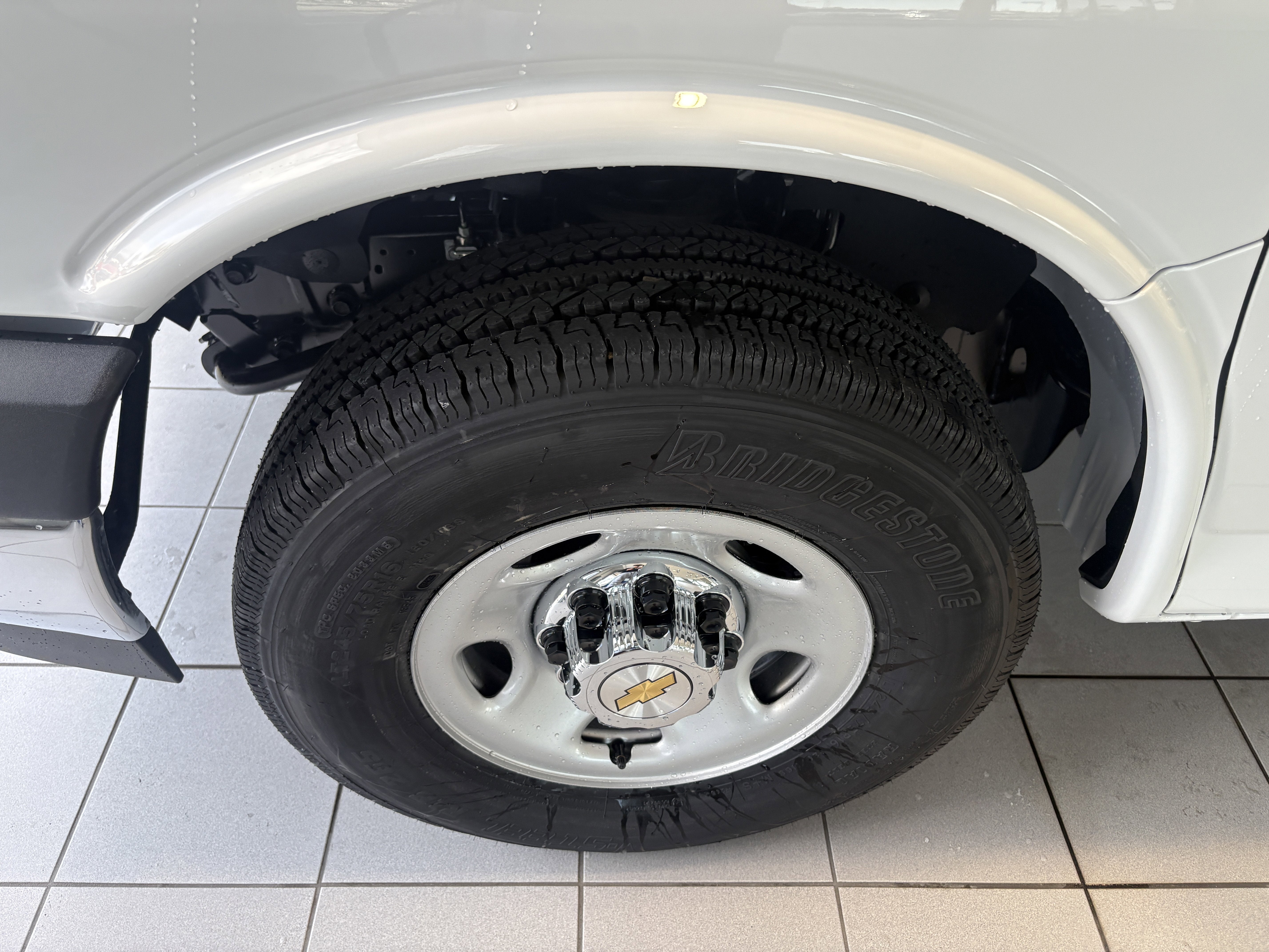 2025 Chevrolet Express Cargo 3500 WT