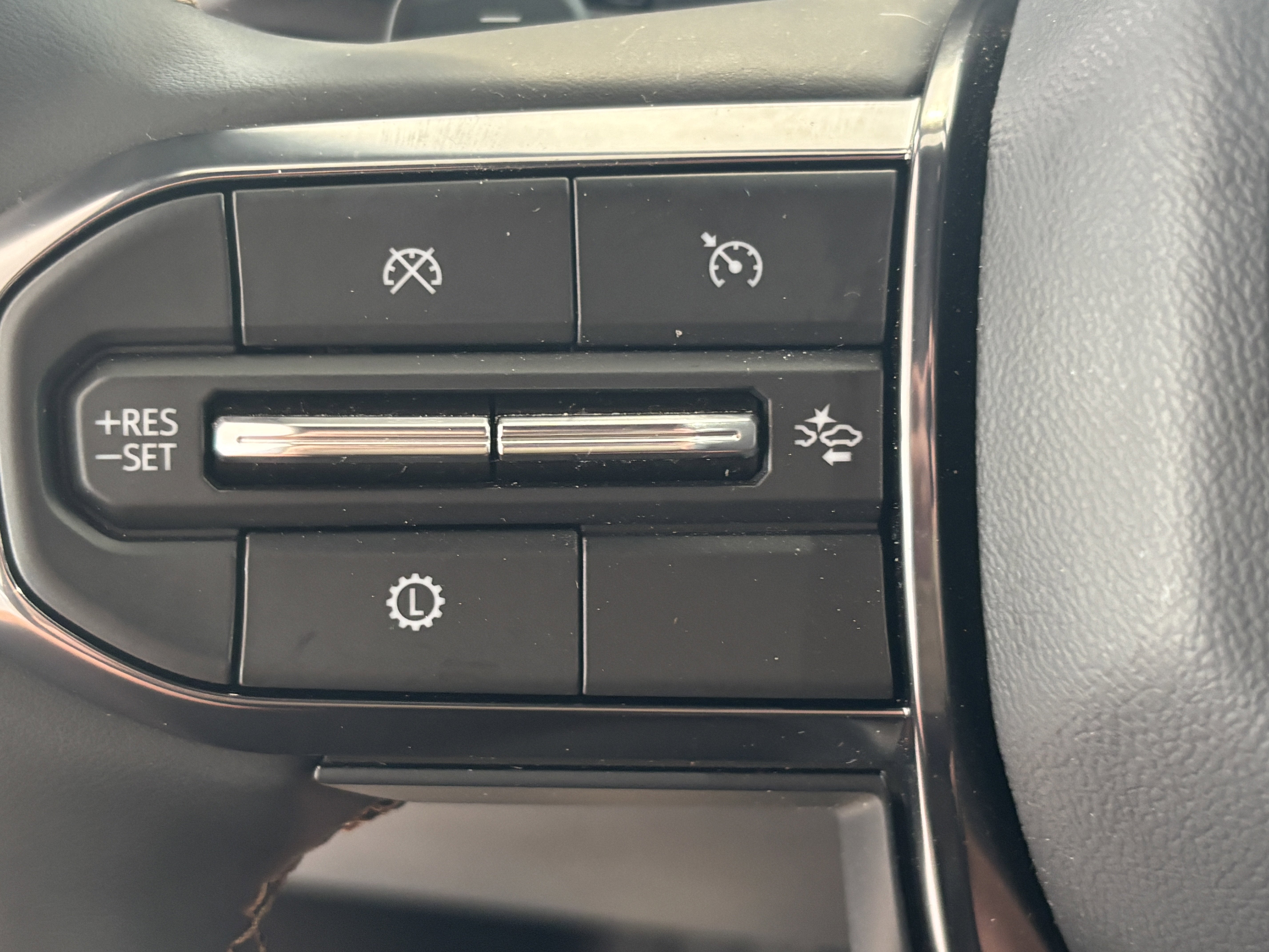 2025 GMC Acadia AT4