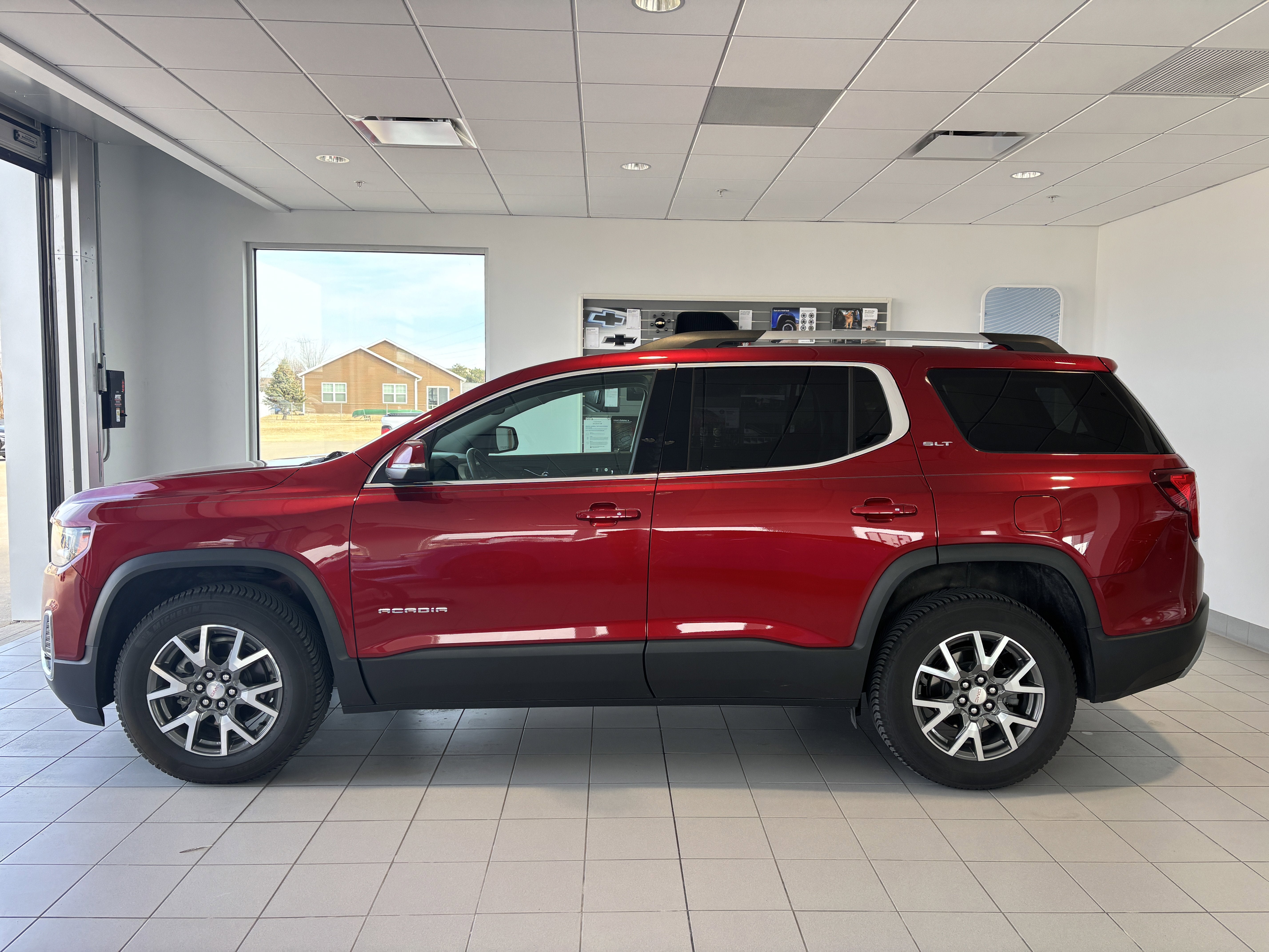 2023 GMC Acadia SLT