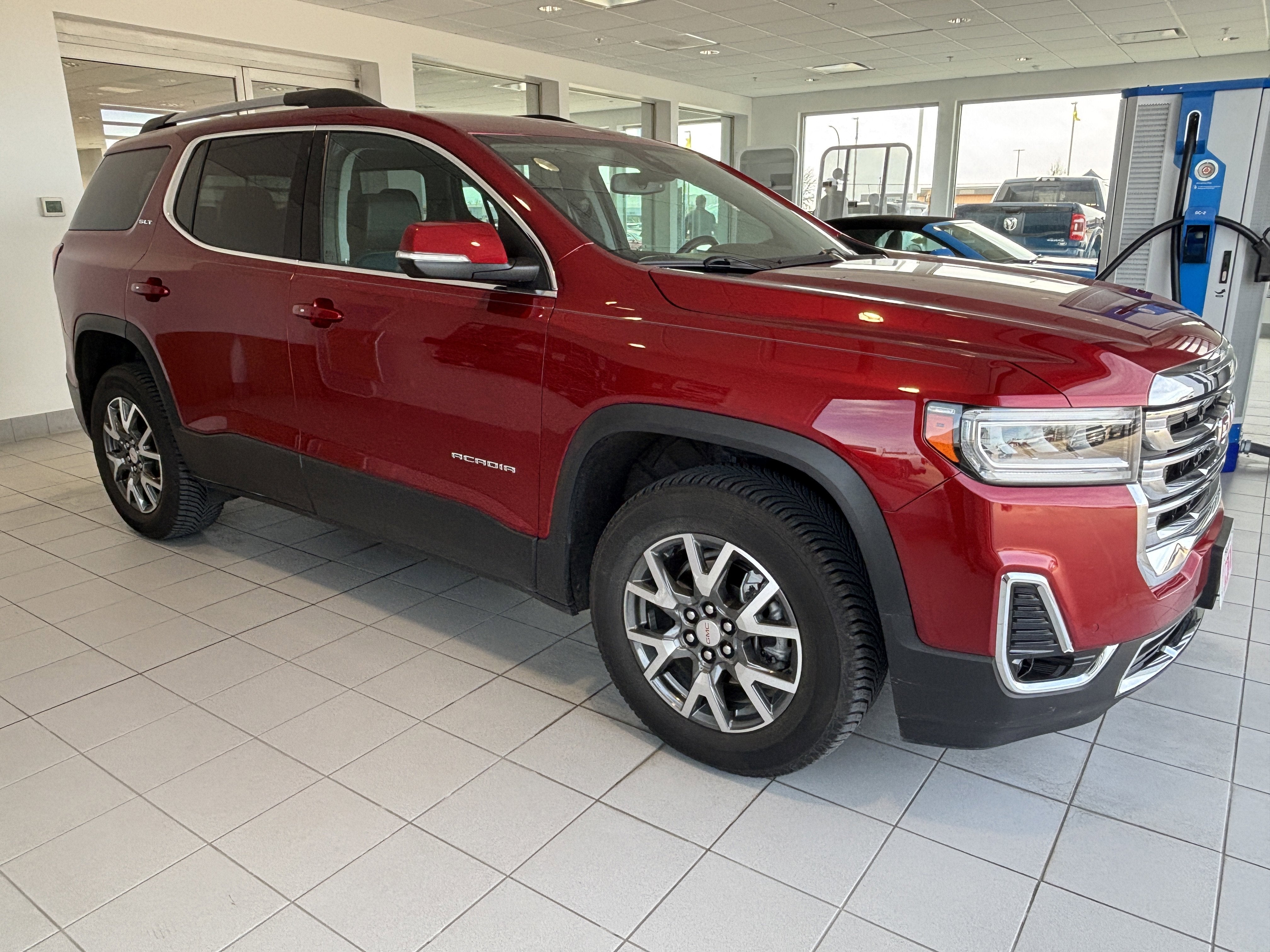 2023 GMC Acadia SLT