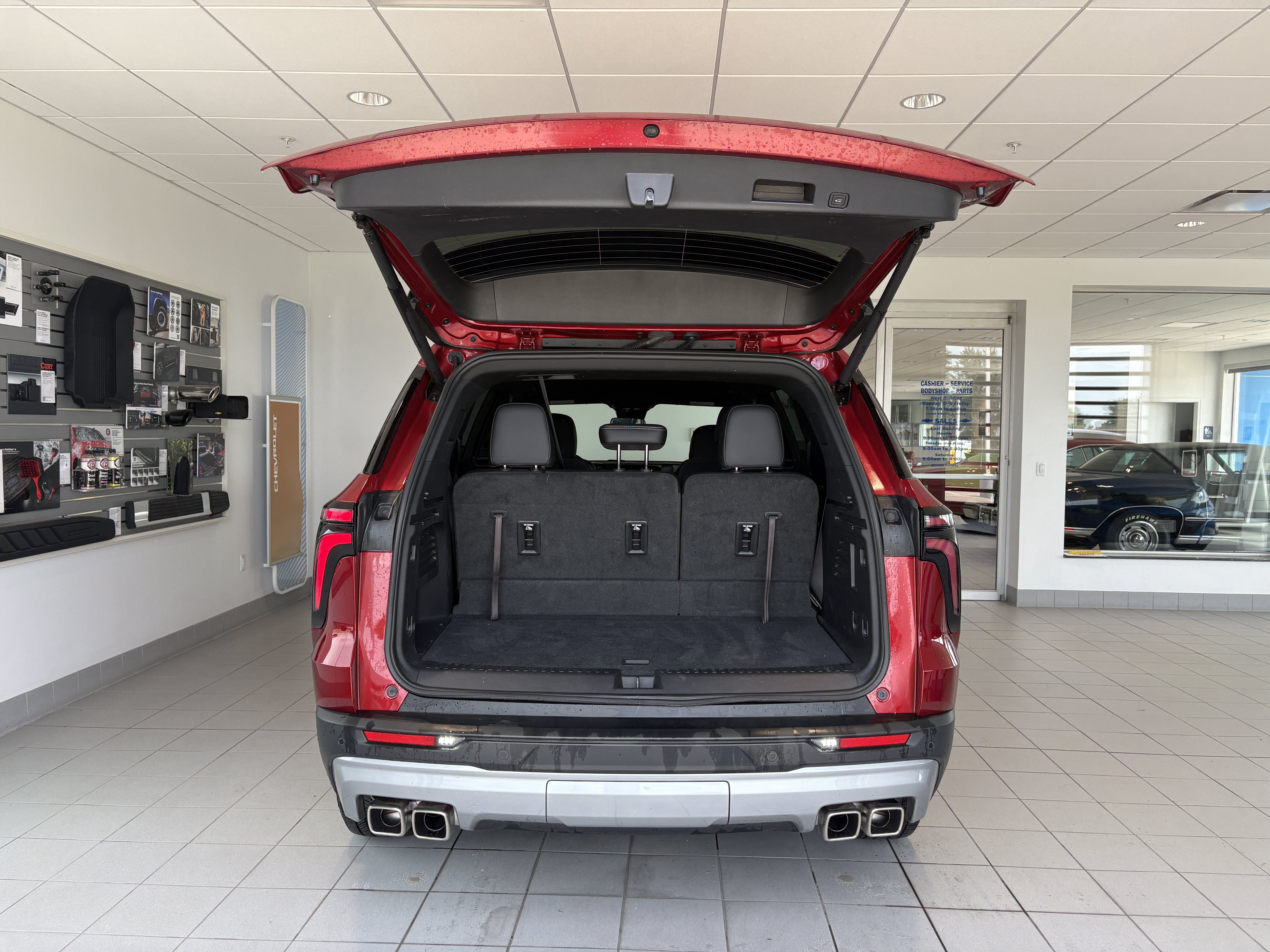 2025 Chevrolet Traverse LT