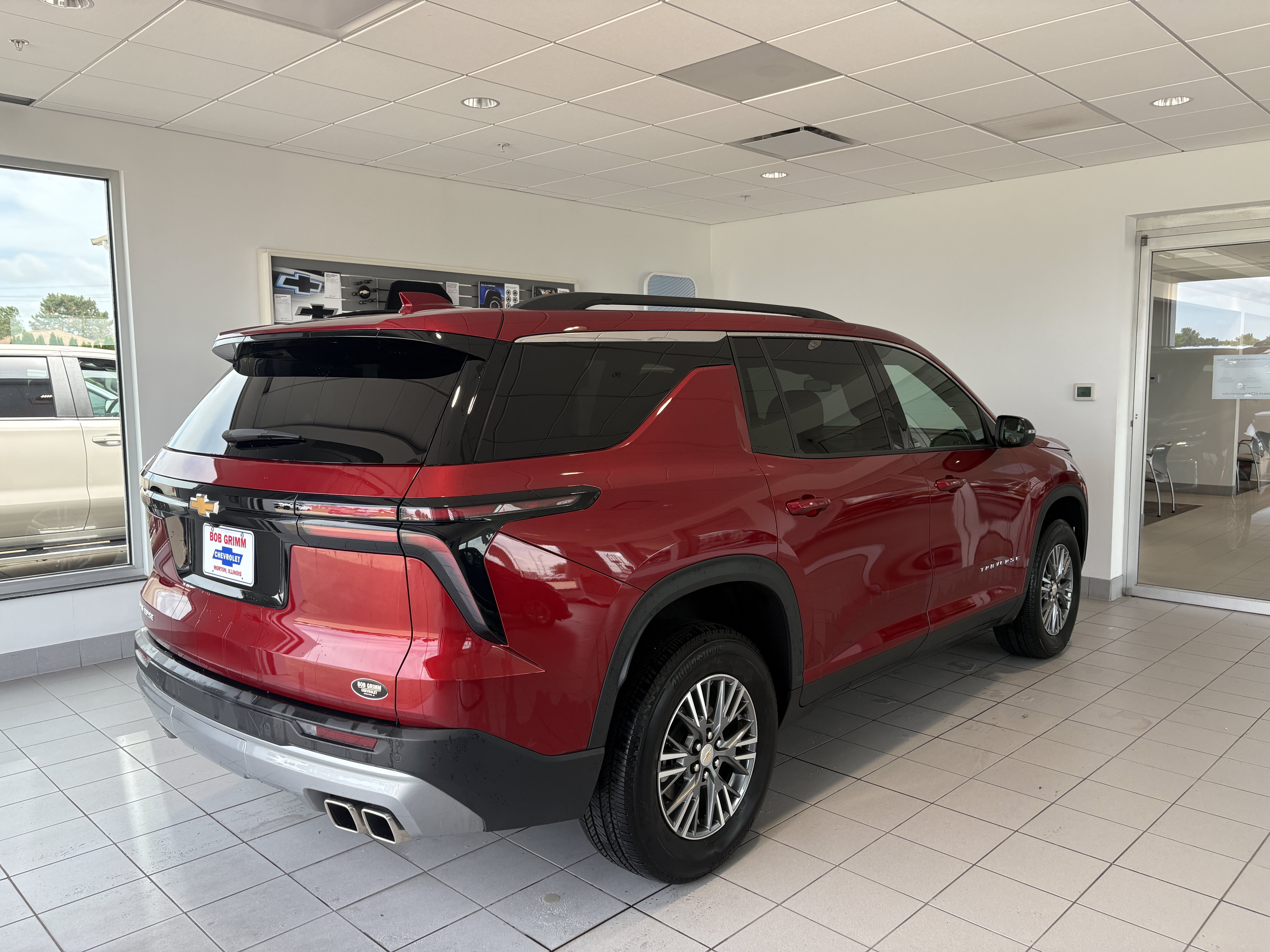 2025 Chevrolet Traverse LT