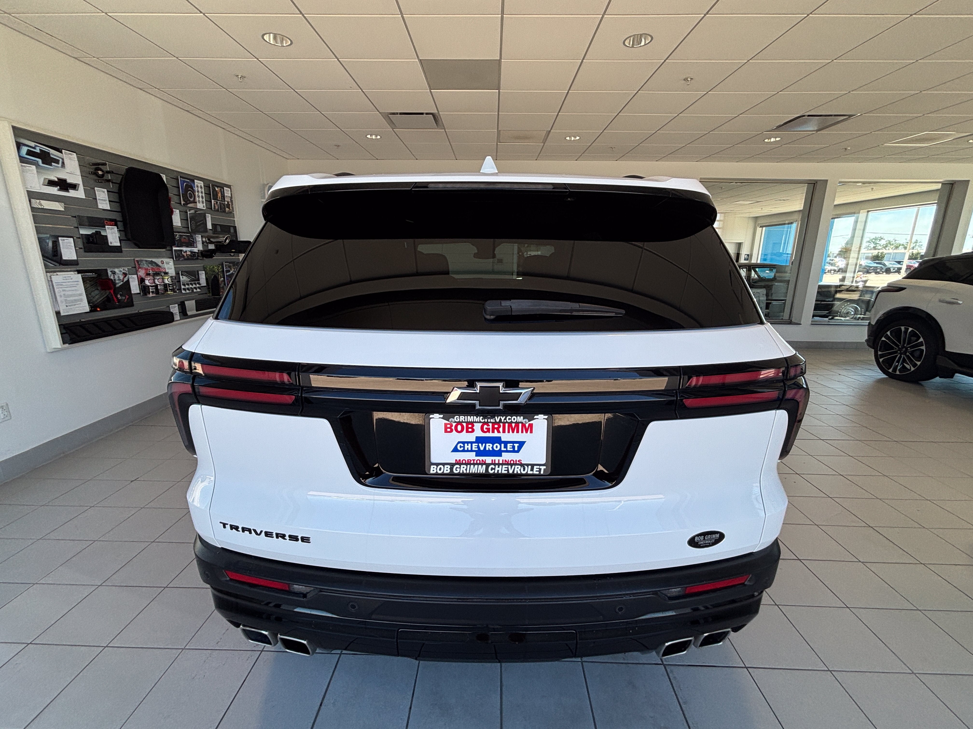 2025 Chevrolet Traverse LT
