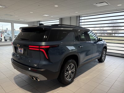 2025 Chevrolet Traverse LT