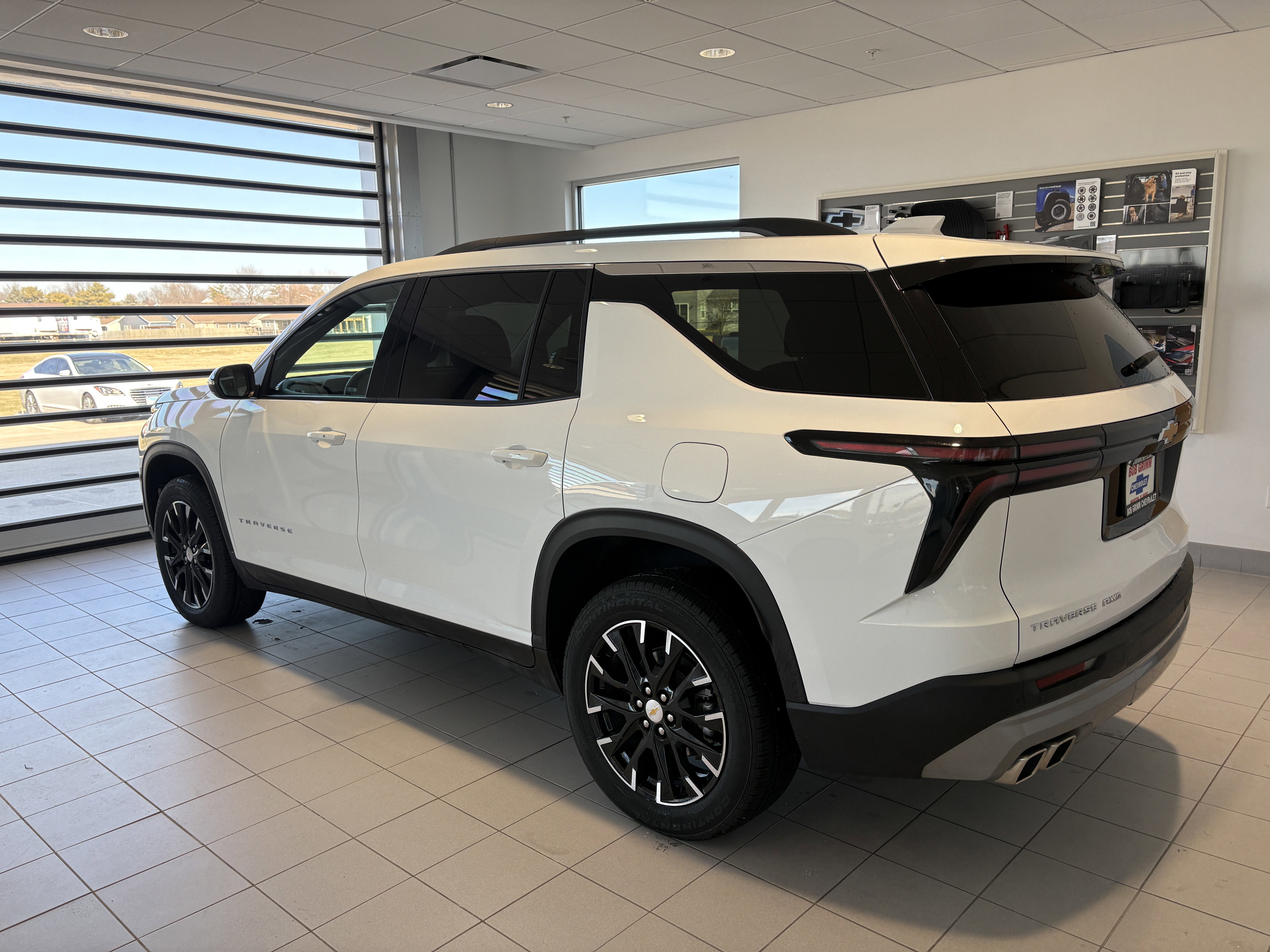 2025 Chevrolet Traverse LT