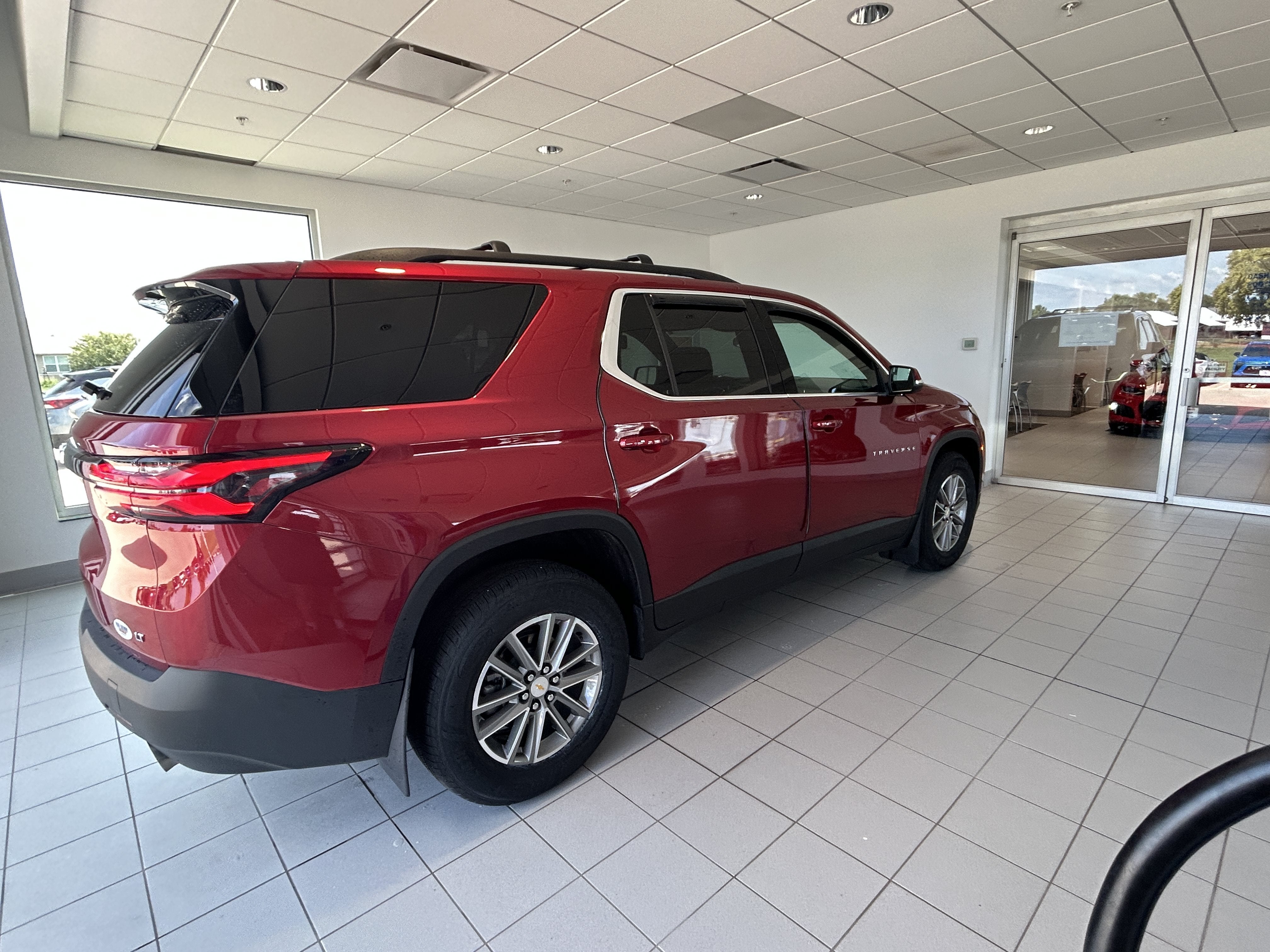 2023 Chevrolet Traverse LT Leather