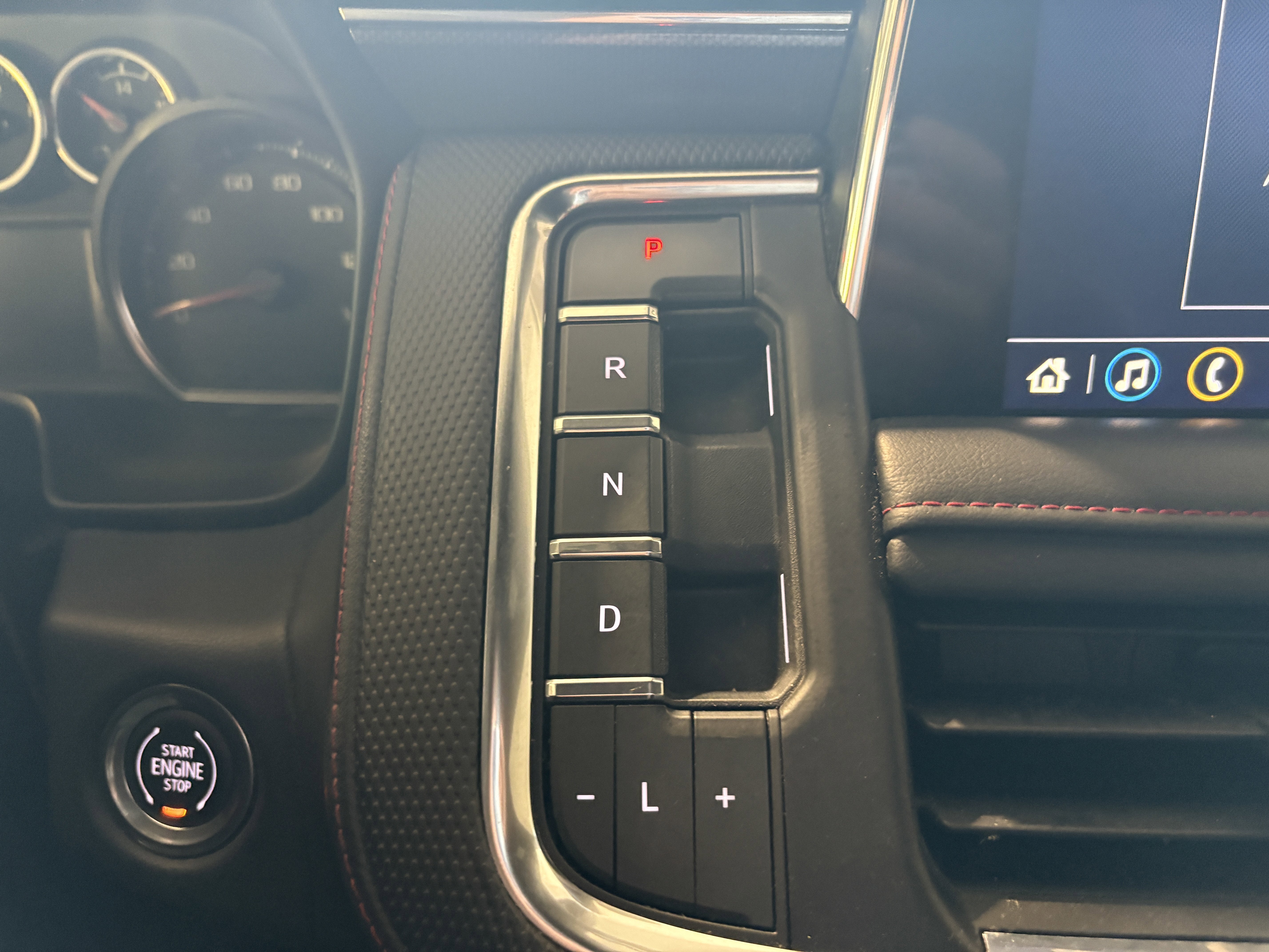 2021 Chevrolet Suburban RST