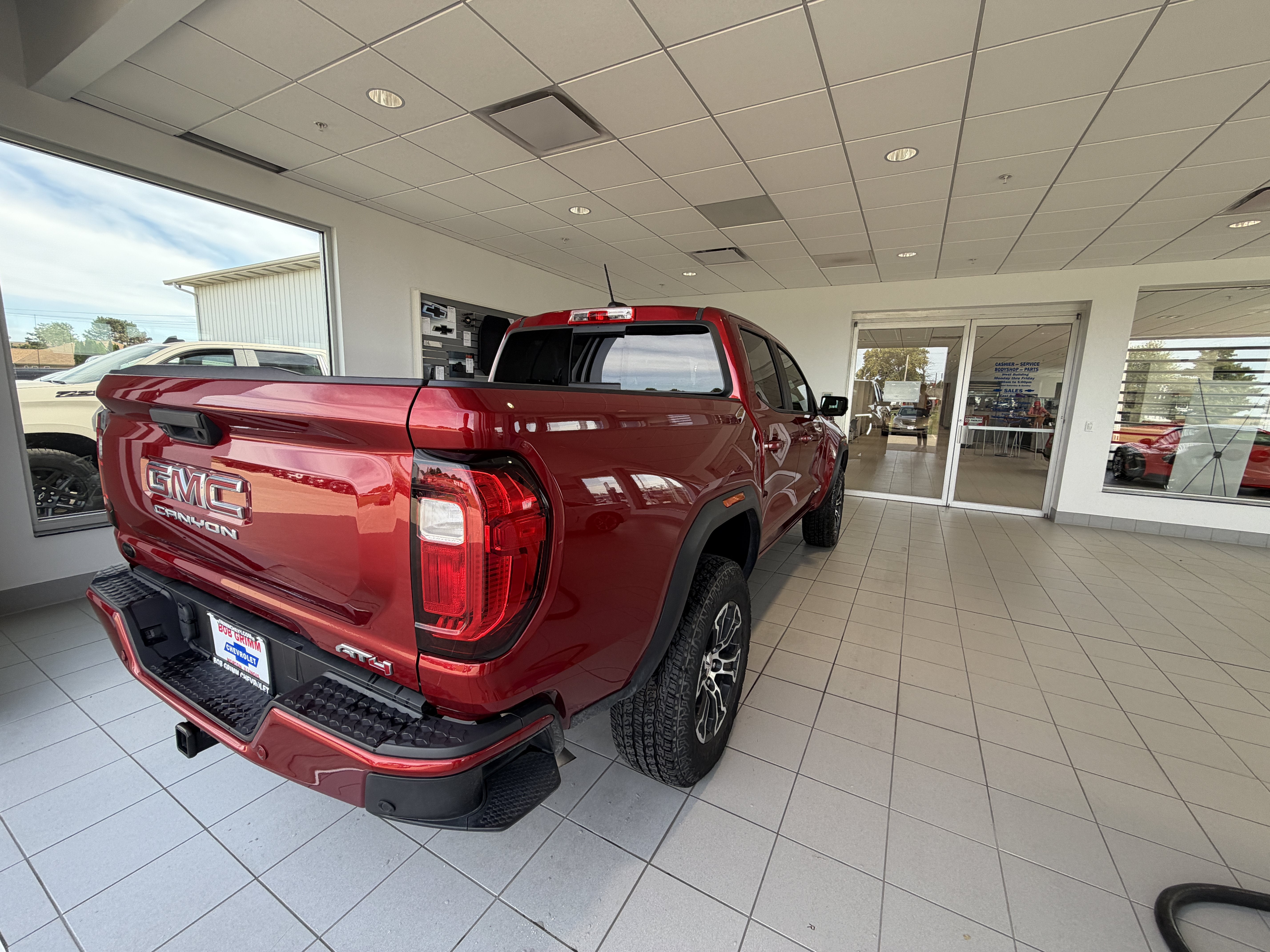 2023 GMC Canyon 4WD AT4