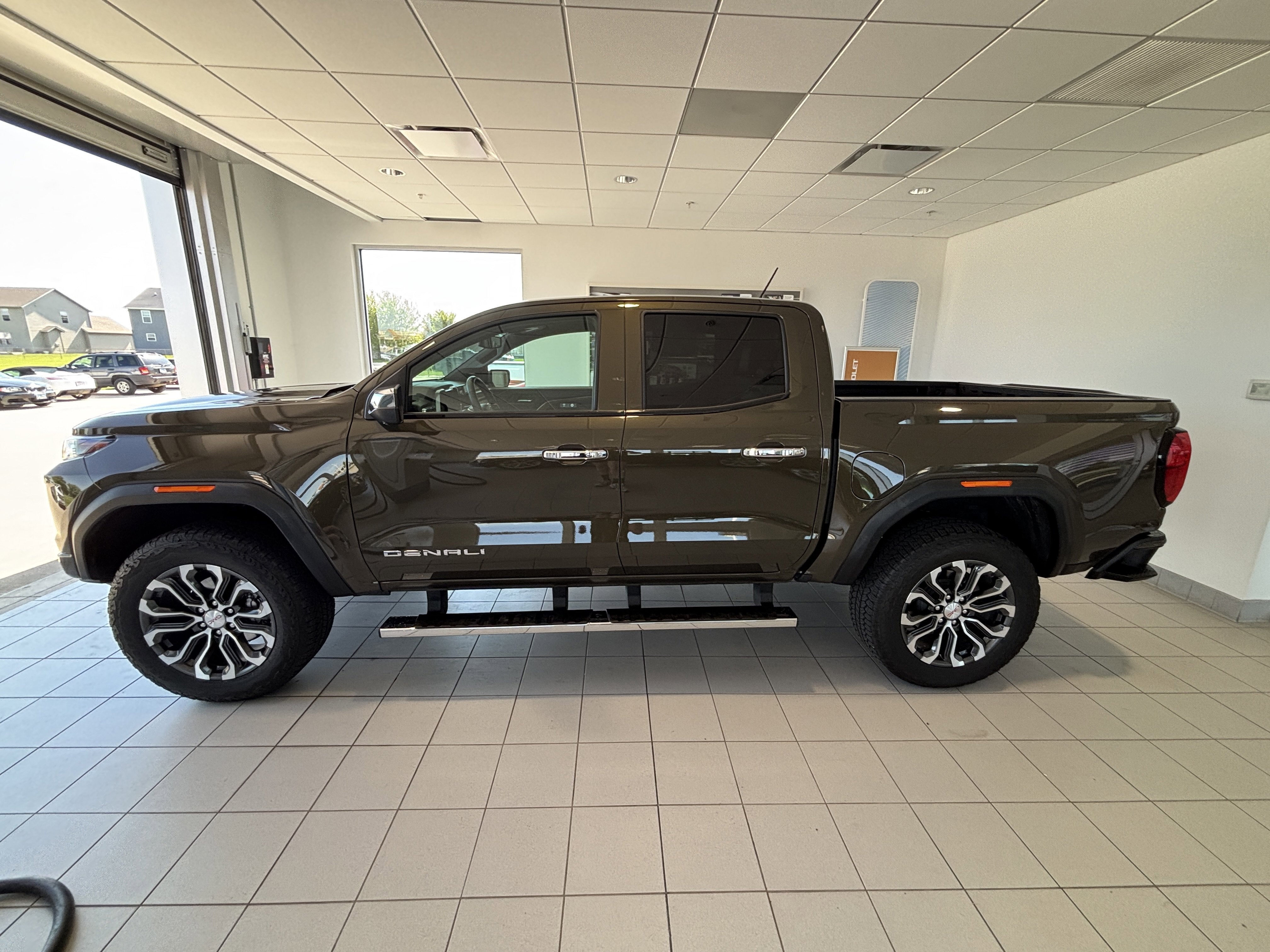 2024 GMC Canyon Denali