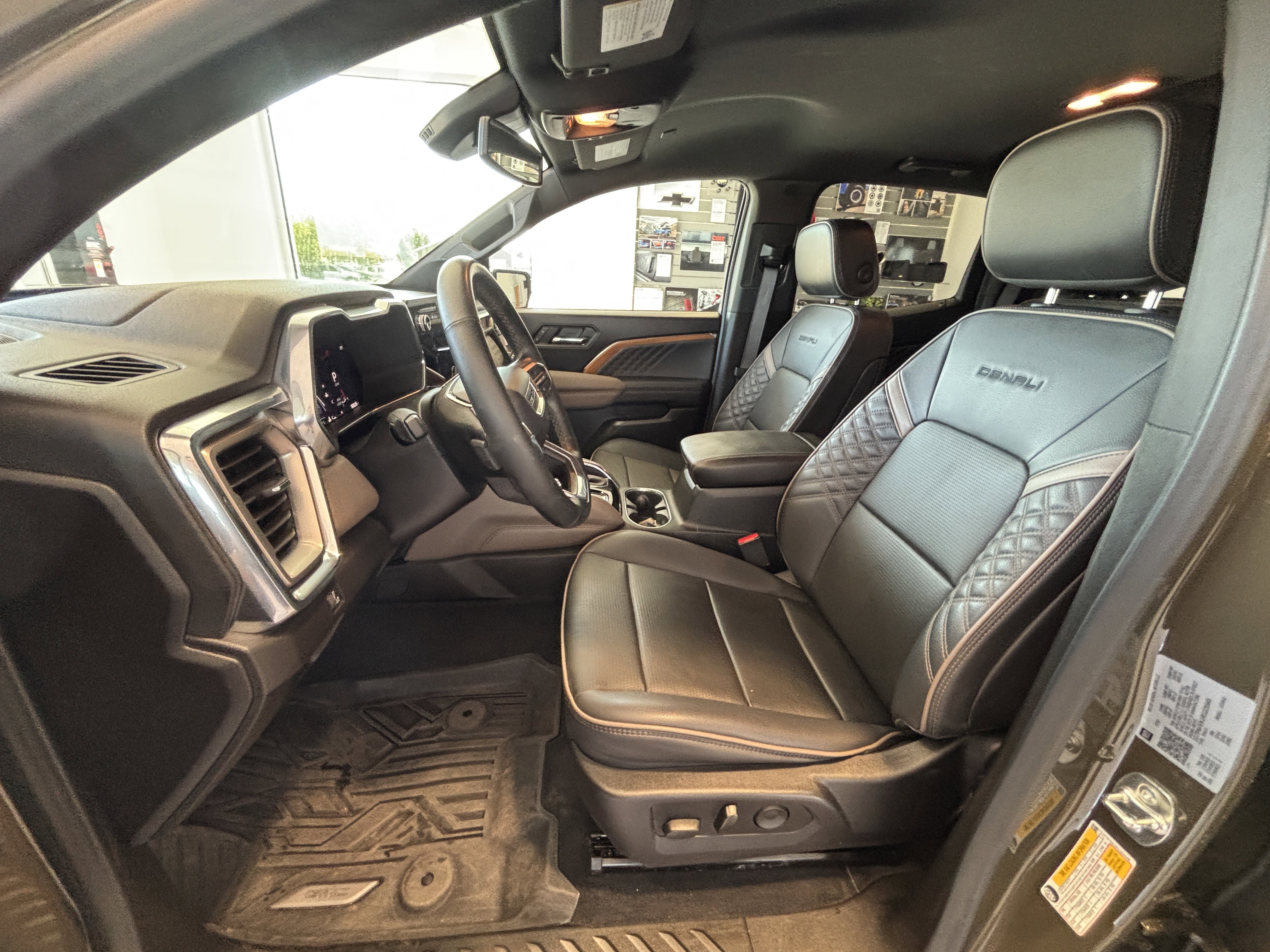 2024 GMC Canyon Denali