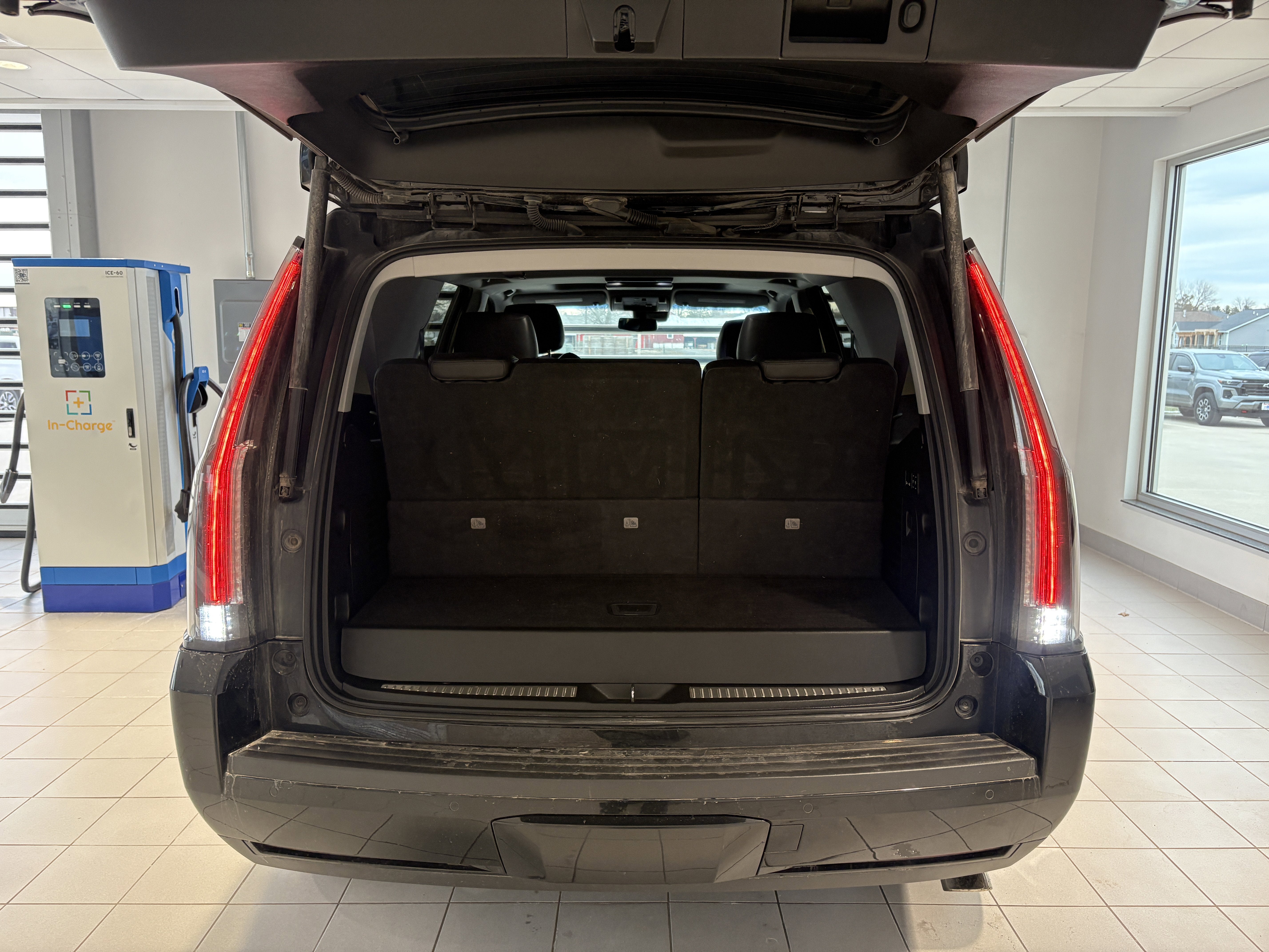 2017 Cadillac Escalade Luxury