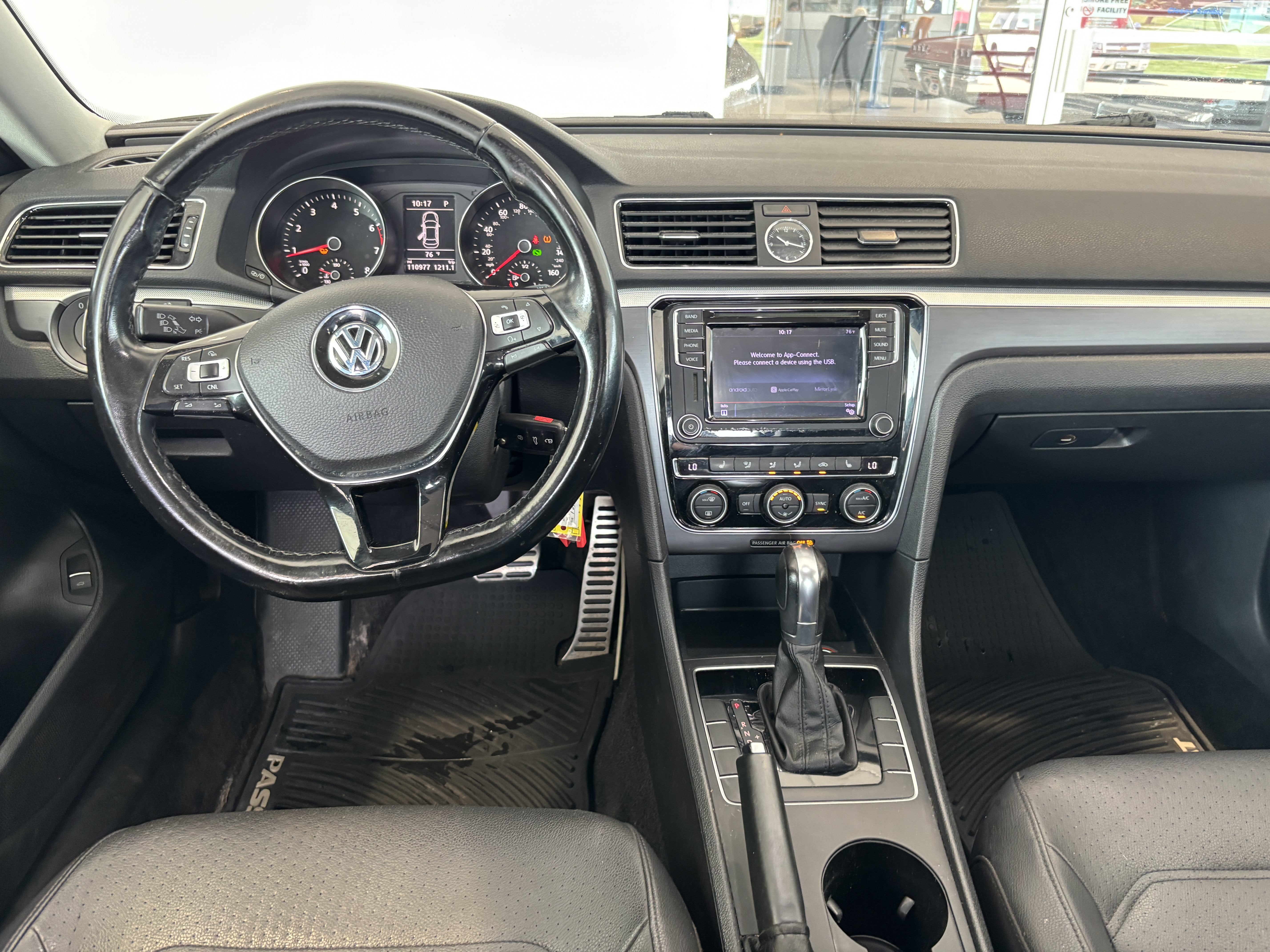 2017 Volkswagen Passat 1.8T R-Line