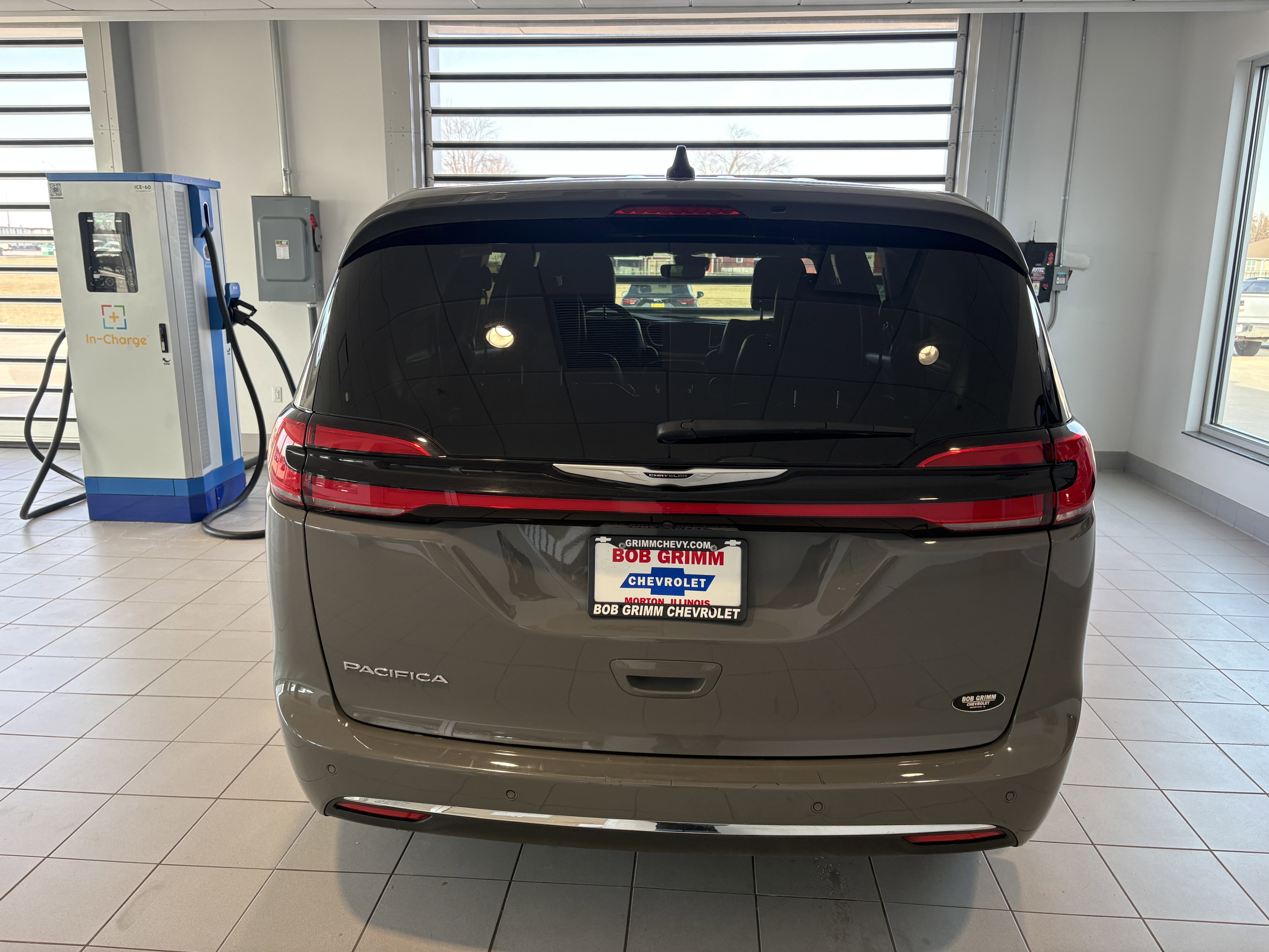 2025 Chrysler Pacifica Select