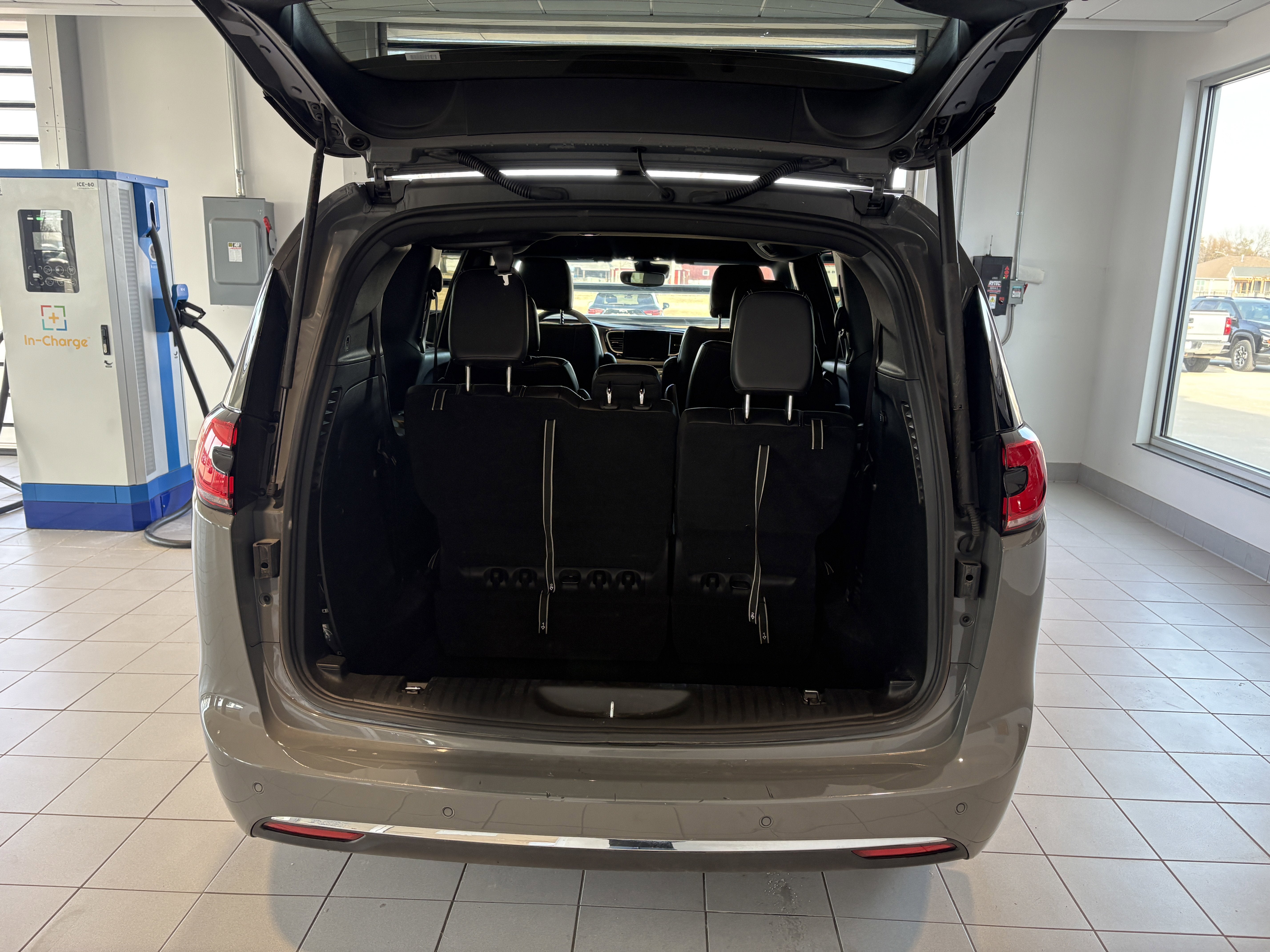 2025 Chrysler Pacifica Select