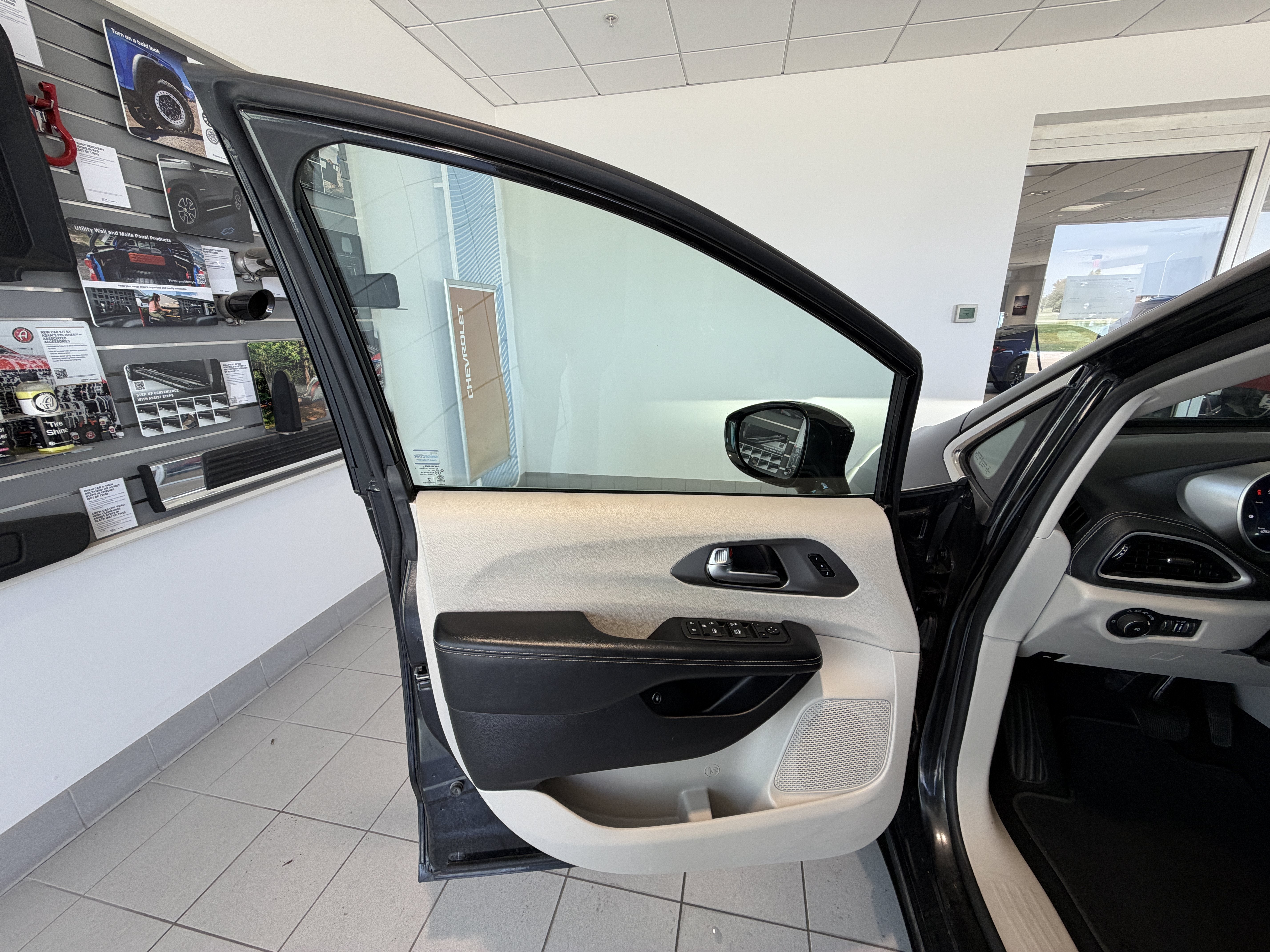 2022 Chrysler Pacifica Hybrid Touring L