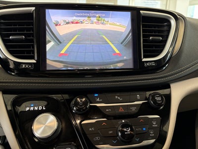 2022 Chrysler Pacifica Hybrid Touring L