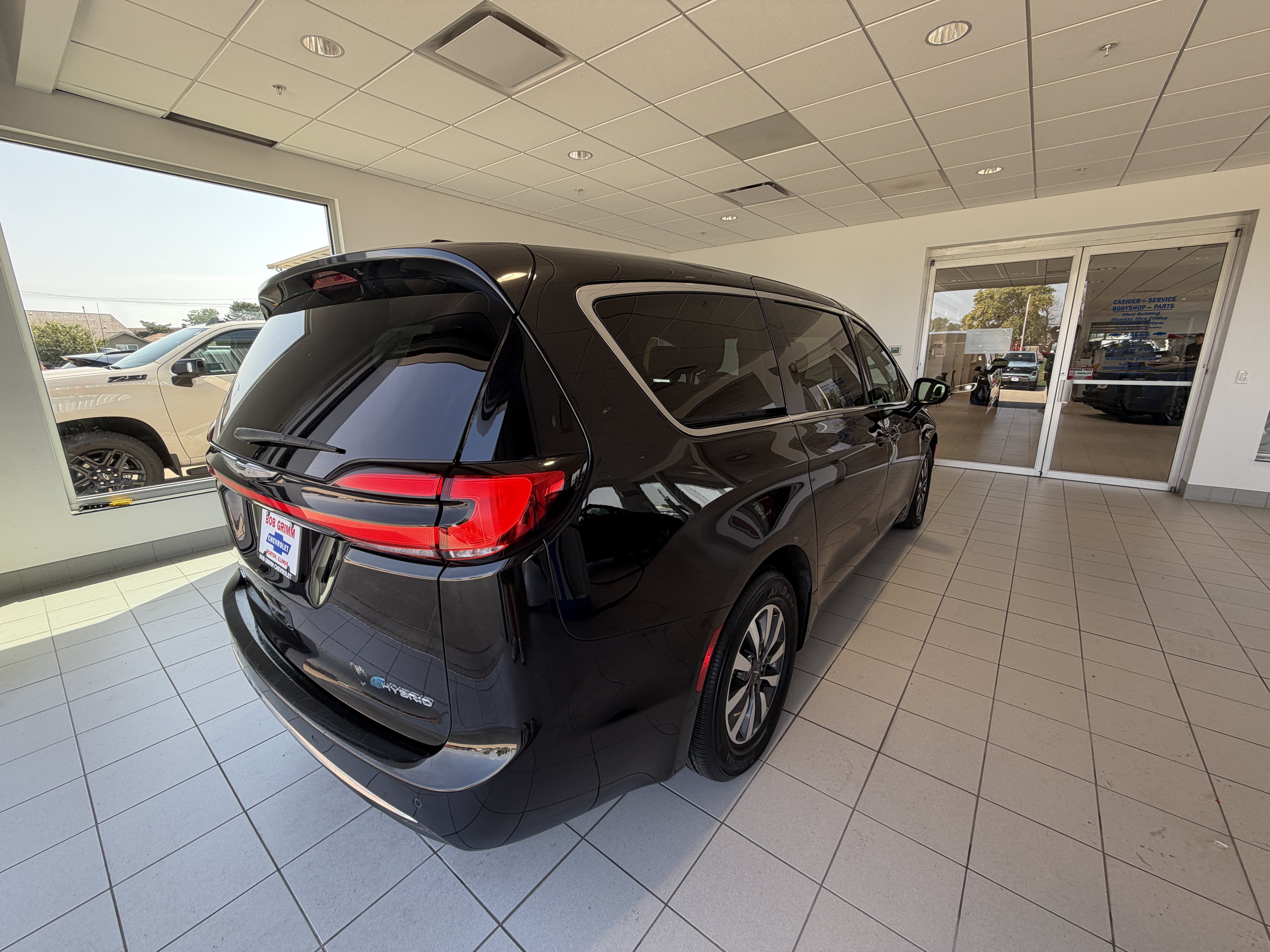 2022 Chrysler Pacifica Hybrid Touring L