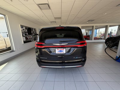 2022 Chrysler Pacifica Hybrid Touring L