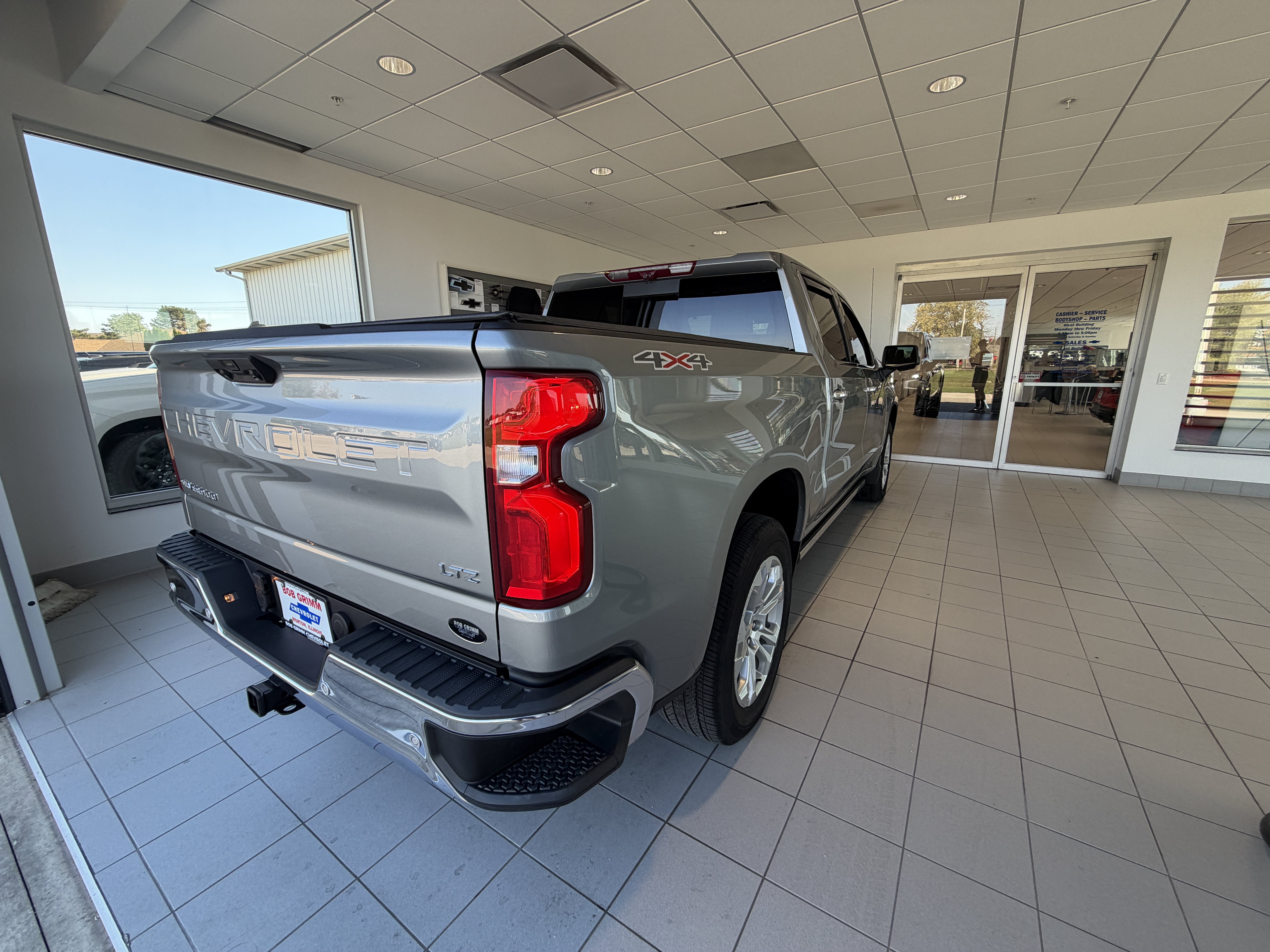 2025 Chevrolet Silverado 1500 LTZ