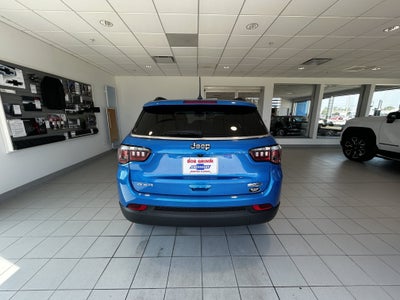 2024 Jeep Compass Latitude Lux FWD