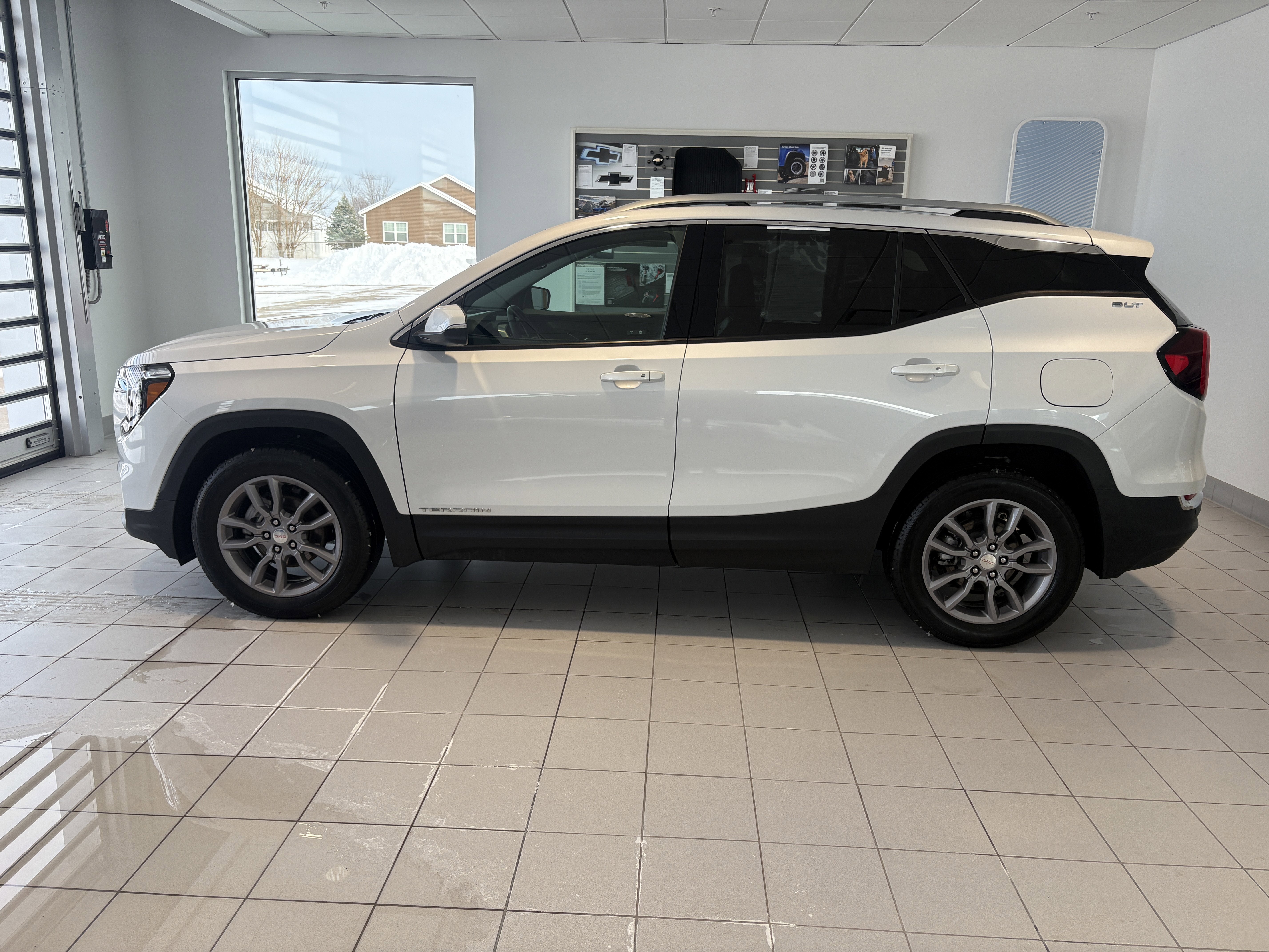 2024 GMC Terrain SLT