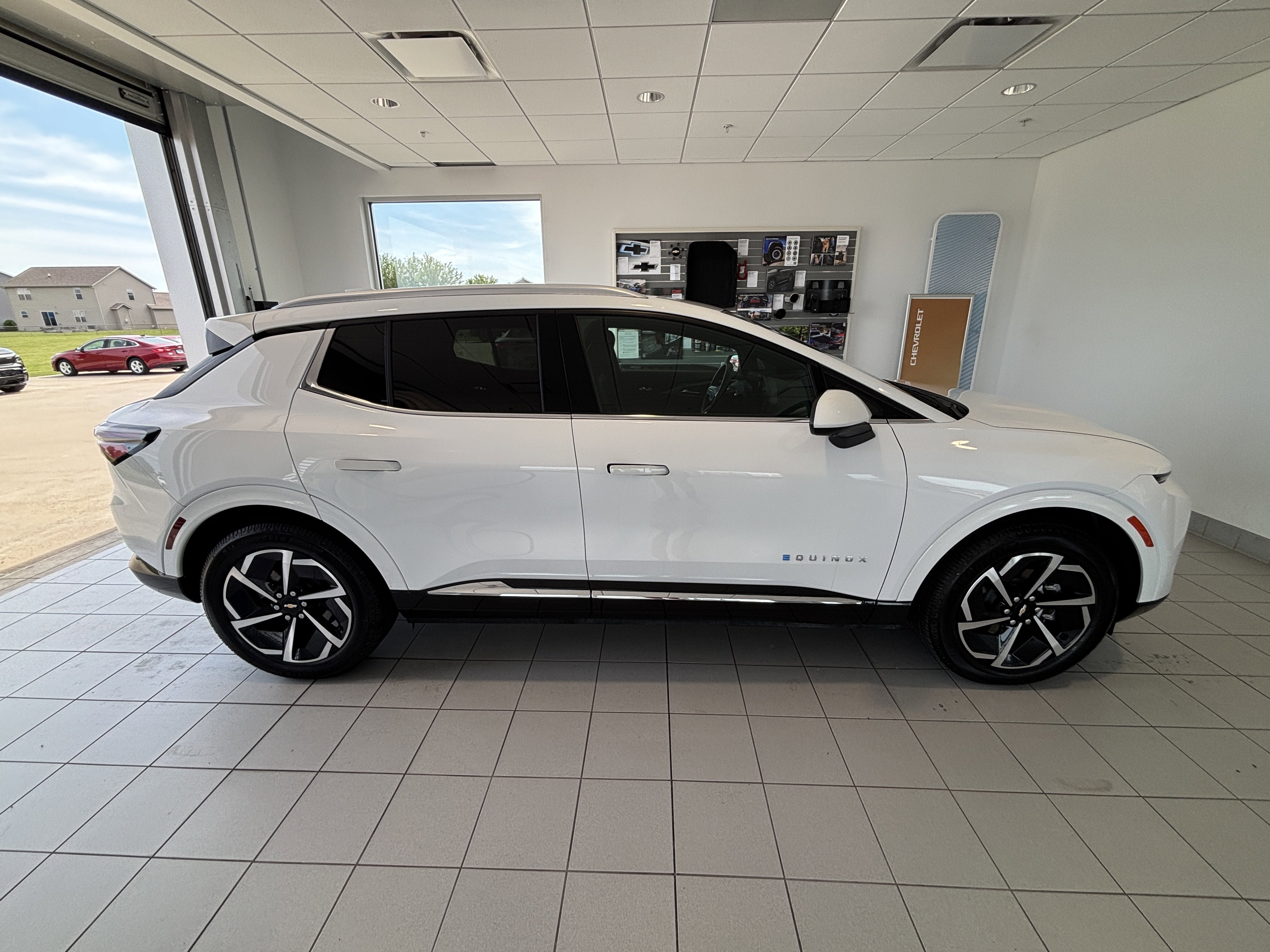 2025 Chevrolet Equinox EV LT