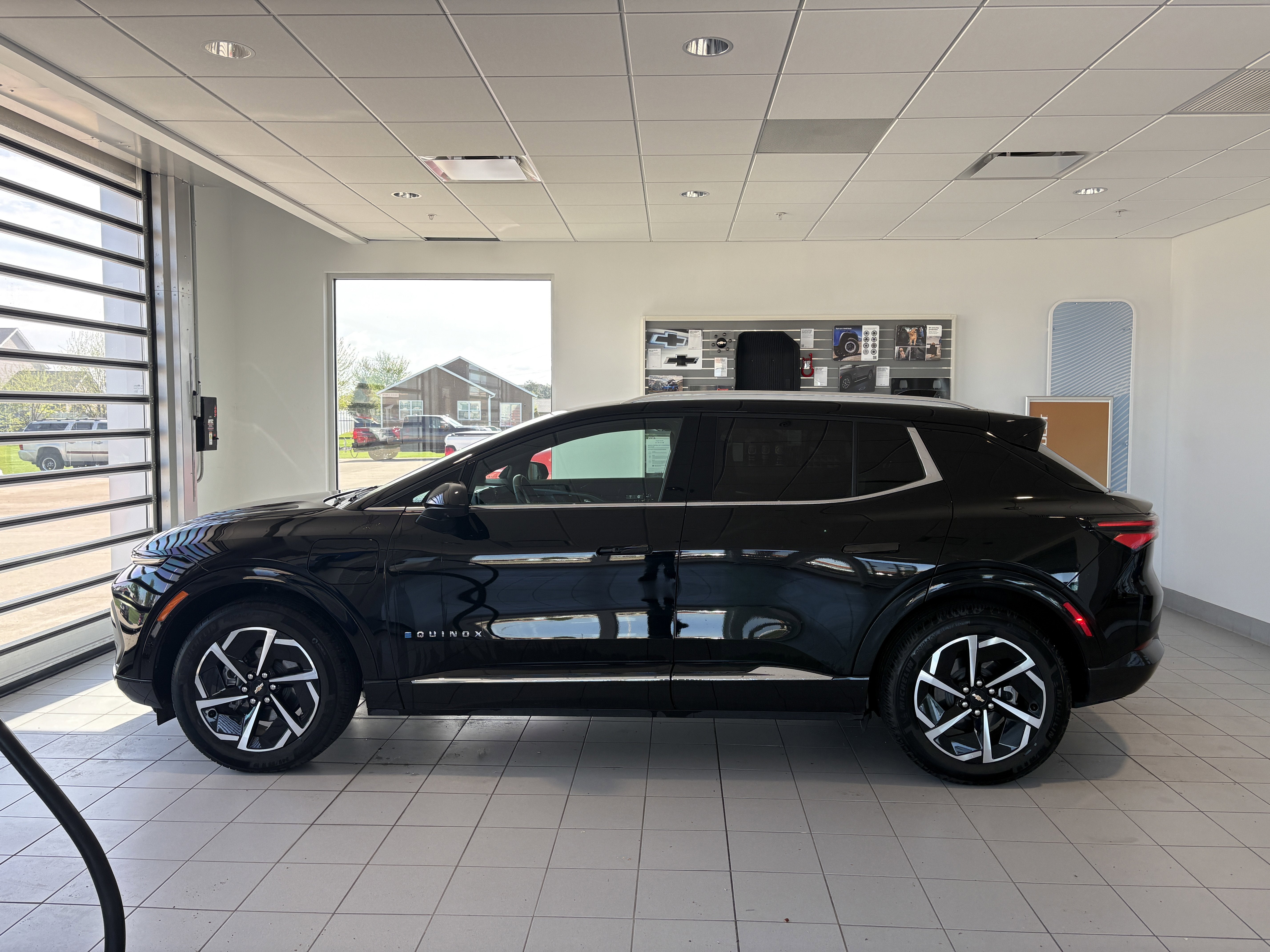 Used 2025 Chevrolet Equinox EV LT with VIN 3GN7DNRPXSS199948 for sale in Morton, IL