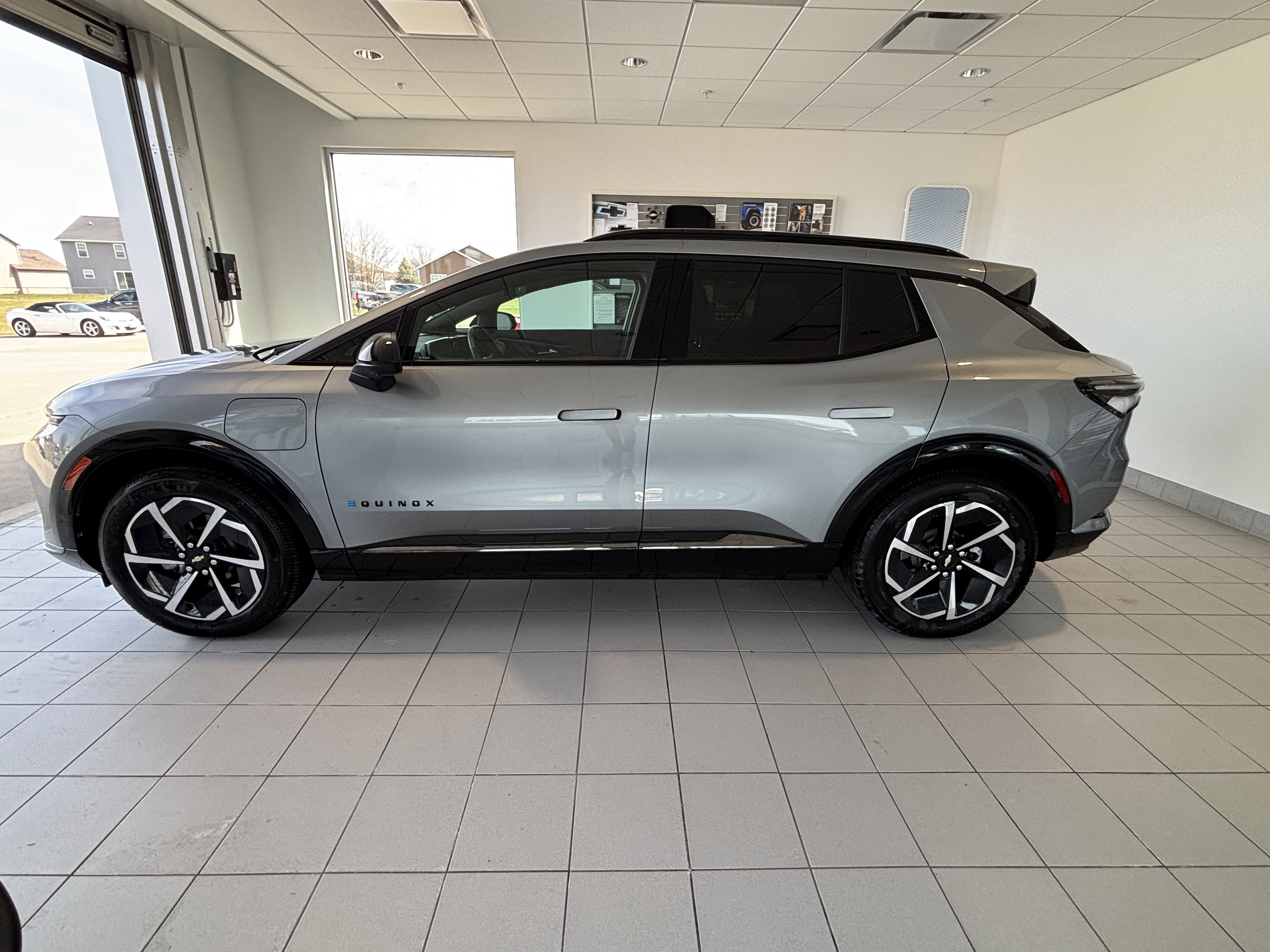 Used 2025 Chevrolet Equinox EV RS with VIN 3GN7DSRP7SS168025 for sale in Morton, IL