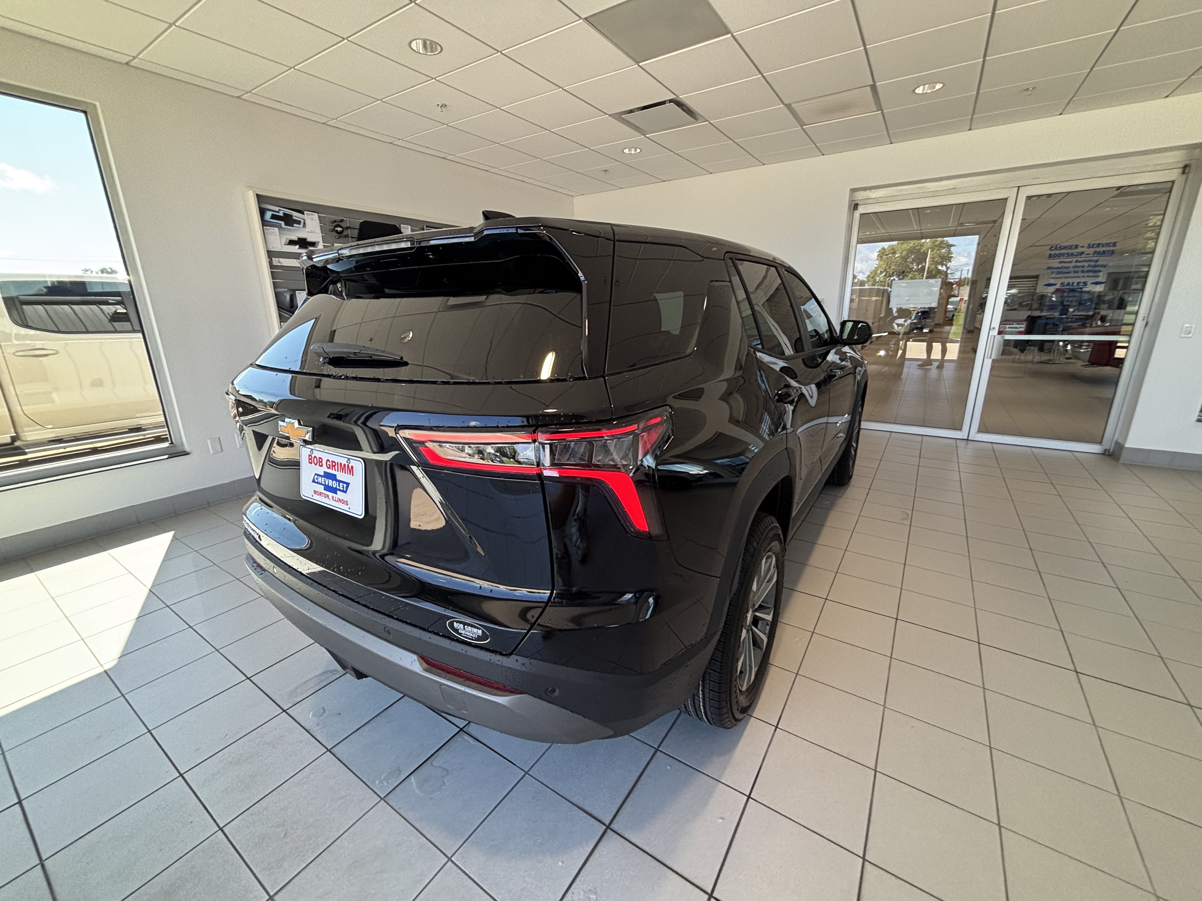 2027 Chevrolet Equinox LT - Photo 7