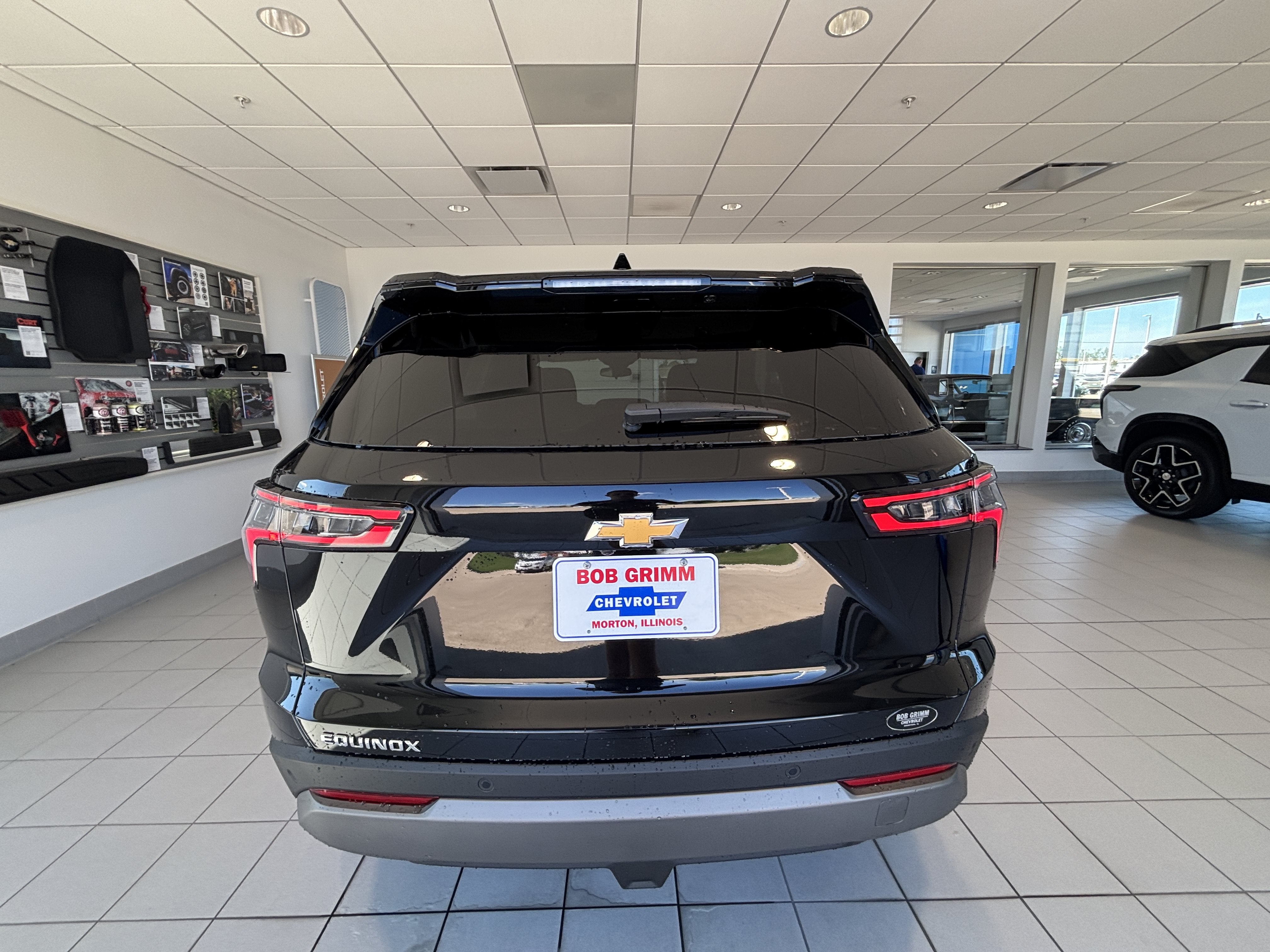 2027 Chevrolet Equinox LT - Photo 8