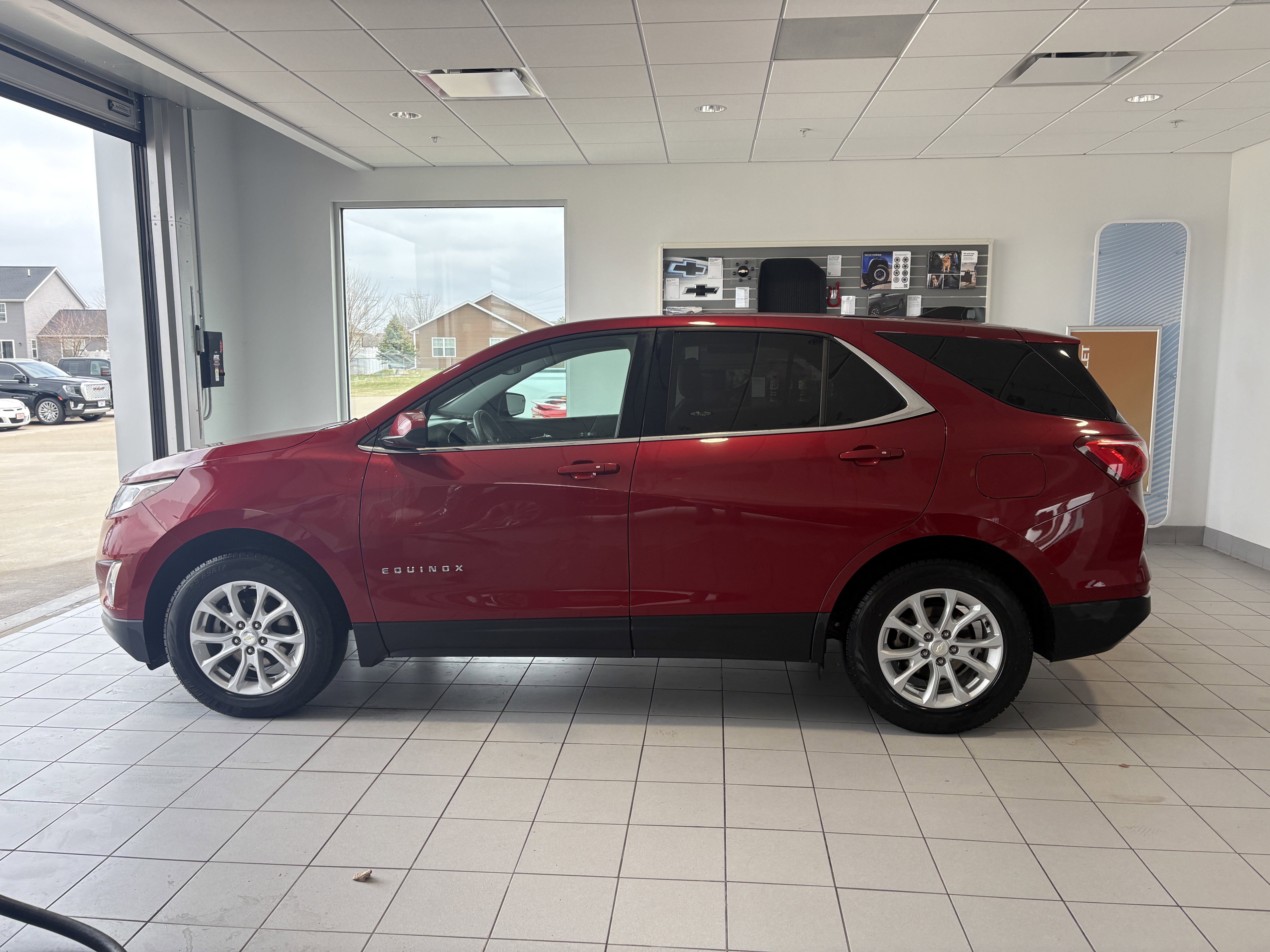 Used 2018 Chevrolet Equinox LT with VIN 3GNAXSEV1JS622351 for sale in Morton, IL